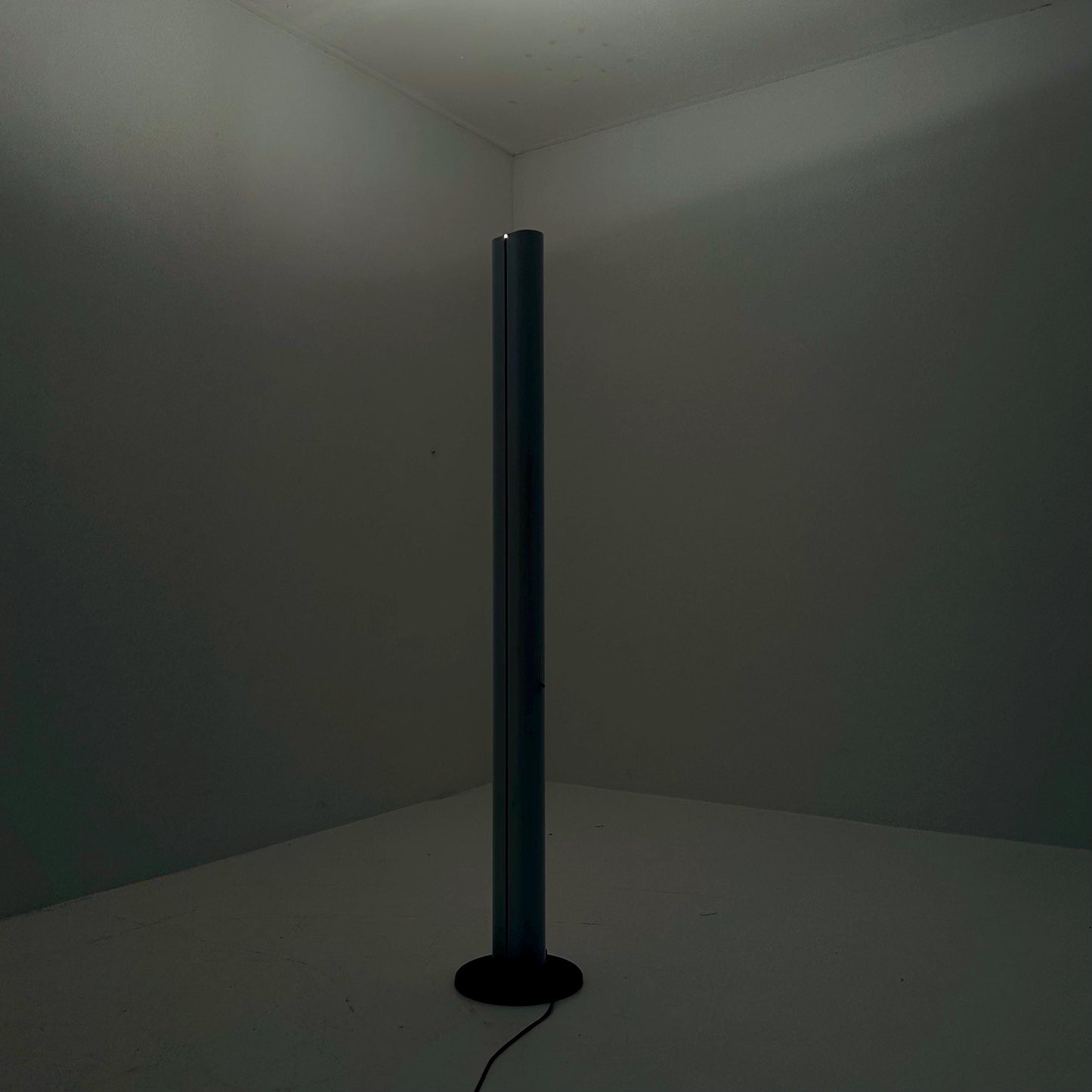 Mid-Century Megaron Floor Lamp by Gianfranco Frattini for Artemide | Italian Design Classic, 1990s