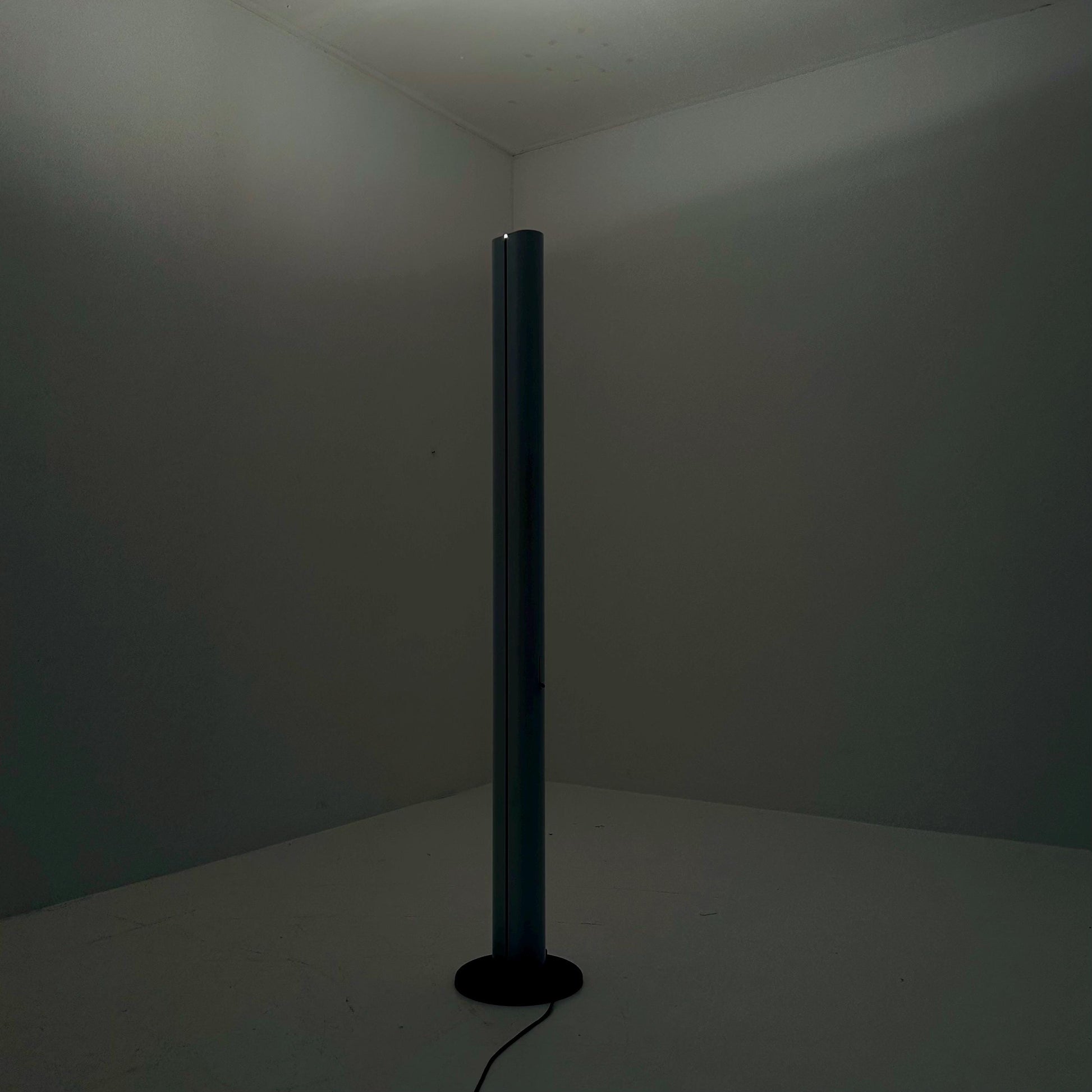 Mid-Century Megaron Floor Lamp by Gianfranco Frattini for Artemide | Italian Design Classic, 1990s