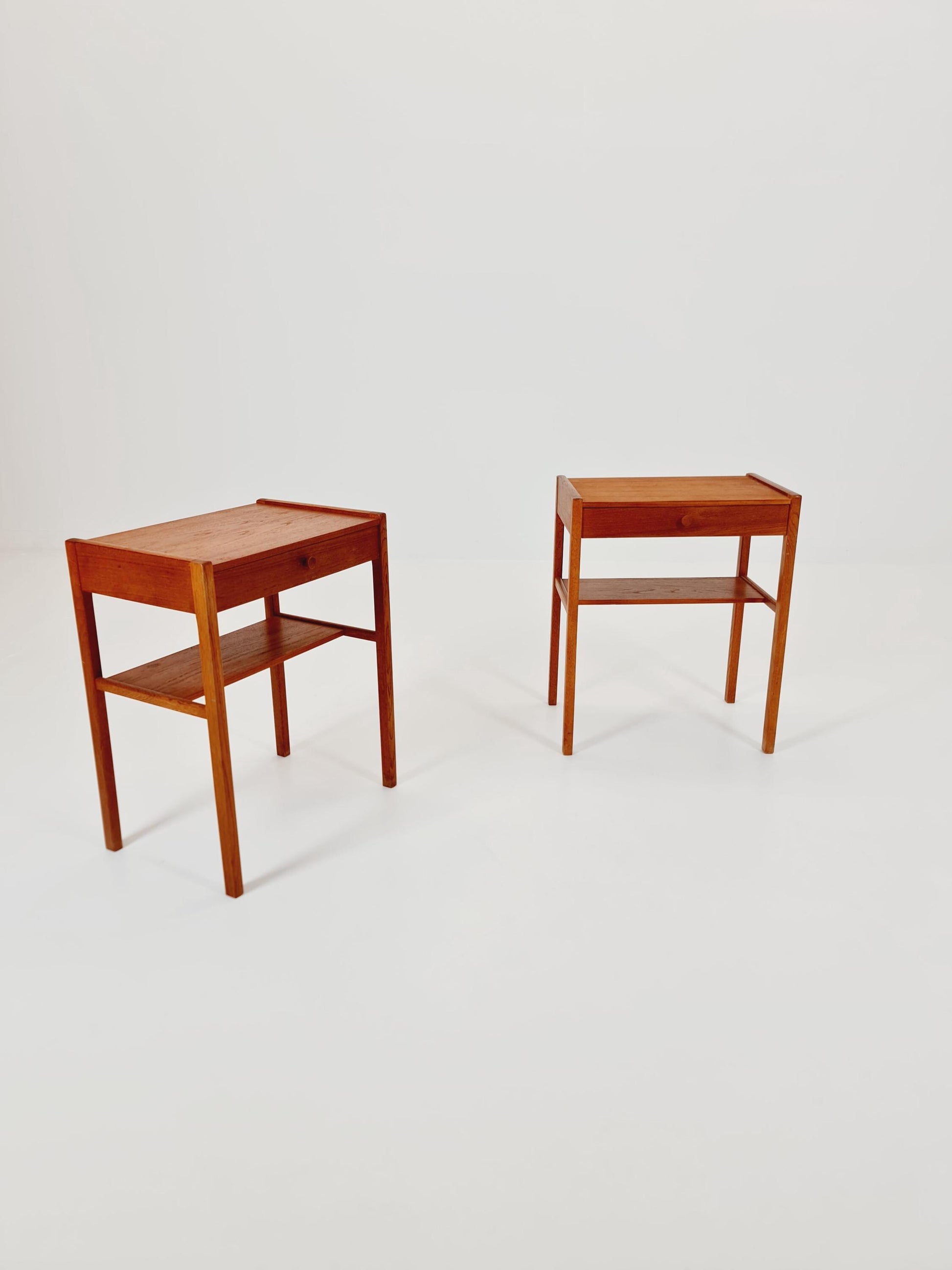 Pair of Swedish Midcentury Teak Vintage Side table/ Bedside table/ Night stand by AB Bjärni Bjärnum 1960s