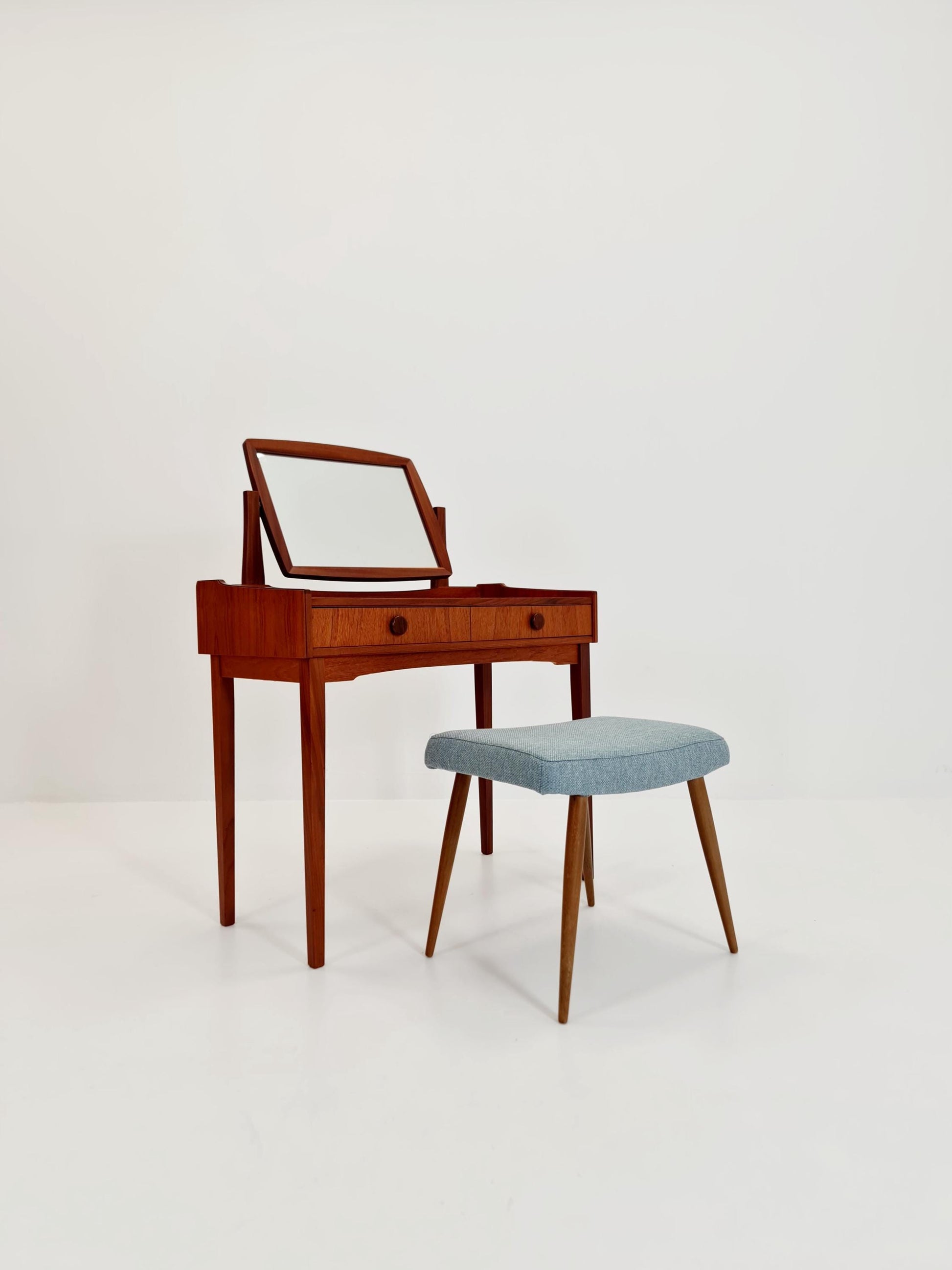 Mid Century Modern Danish Teak vanity table/ make up table by Fröseke for AB nybrofabriken, 1960s
