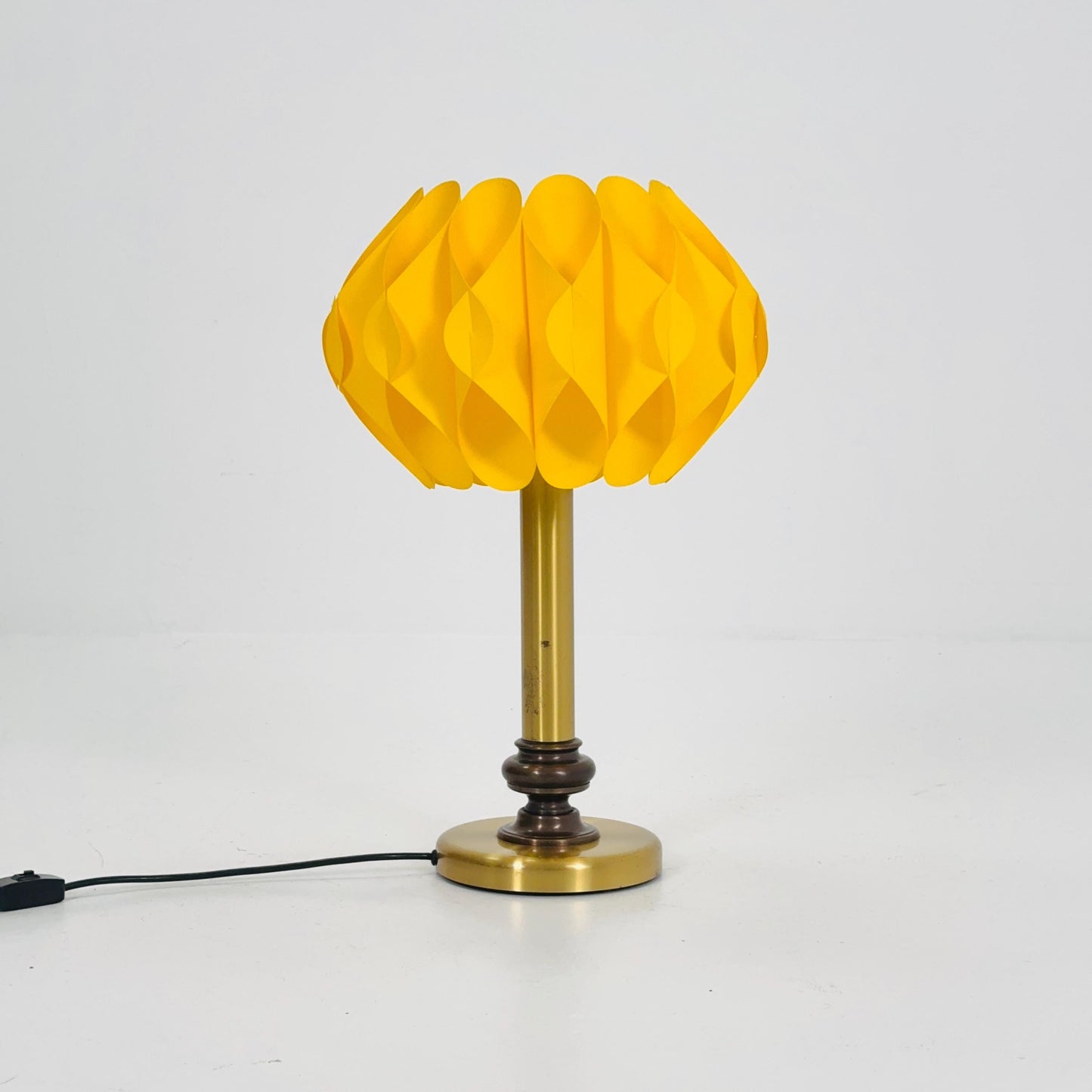Mid-Century Zicoli Table Lamp – Yellow Sculptural Shade & Brass Base, 1960s