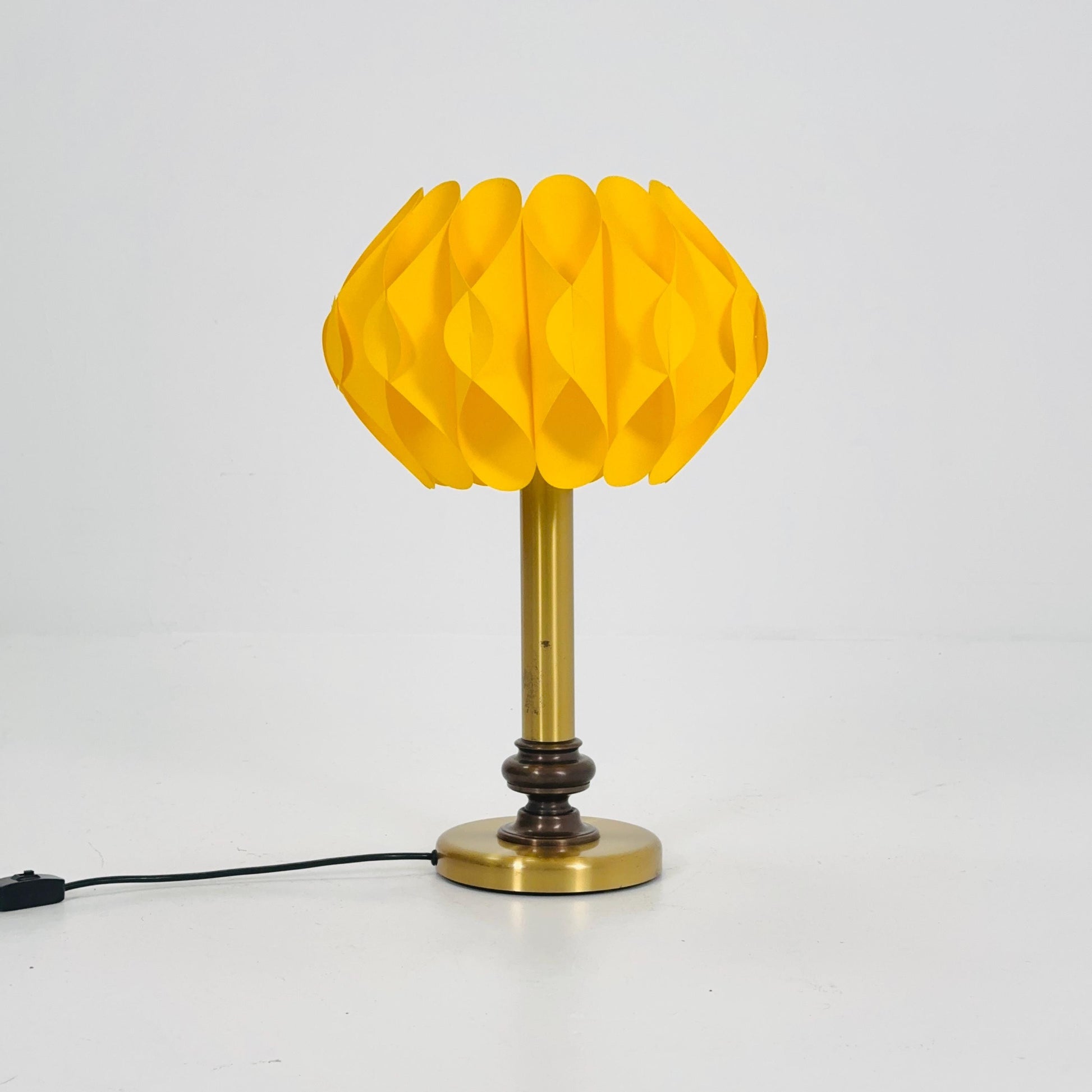Mid-Century Zicoli Table Lamp – Yellow Sculptural Shade & Brass Base, 1960s