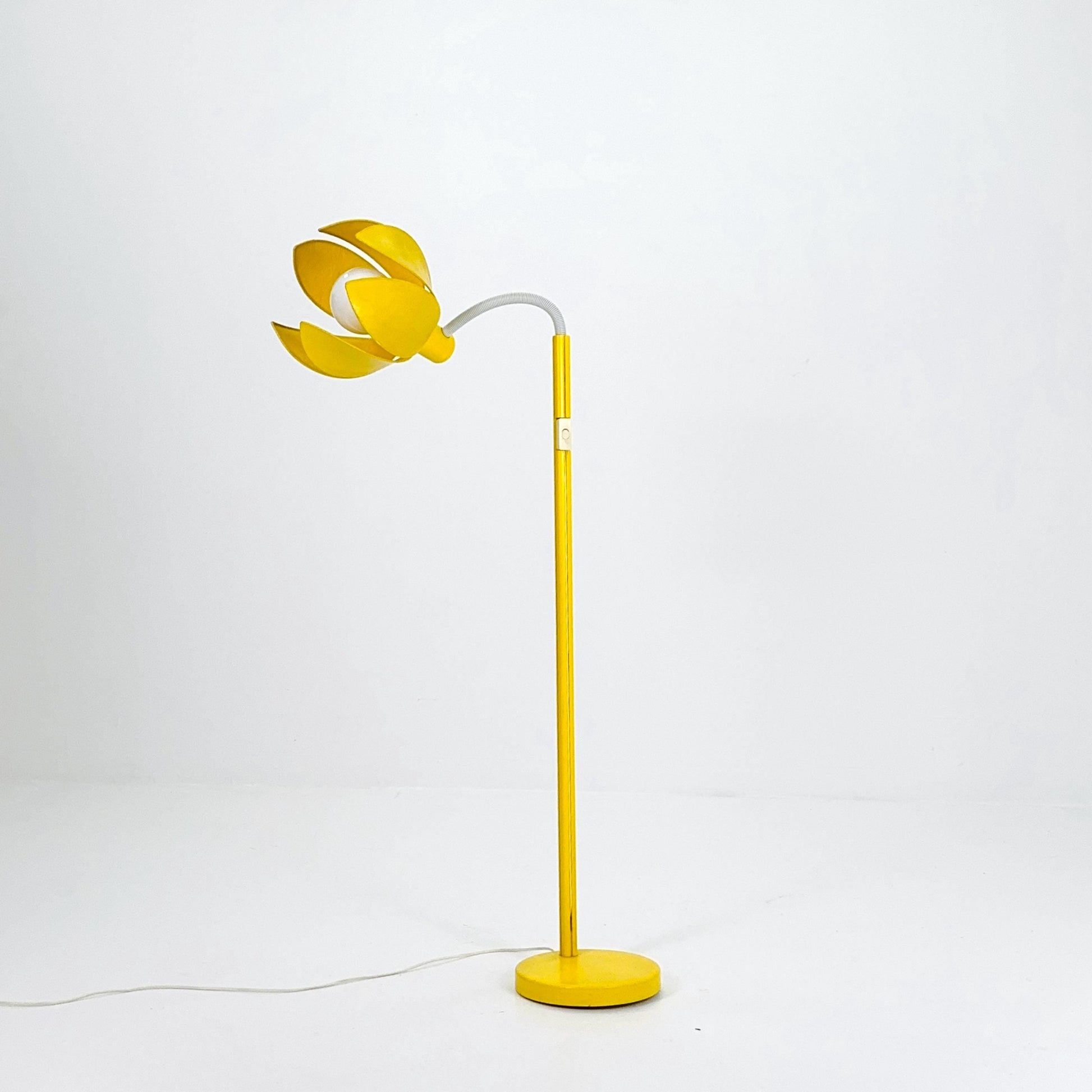 Rare Italian Cocoon Floor Lamp – Yellow Mid-Century Modern Design, 1970s