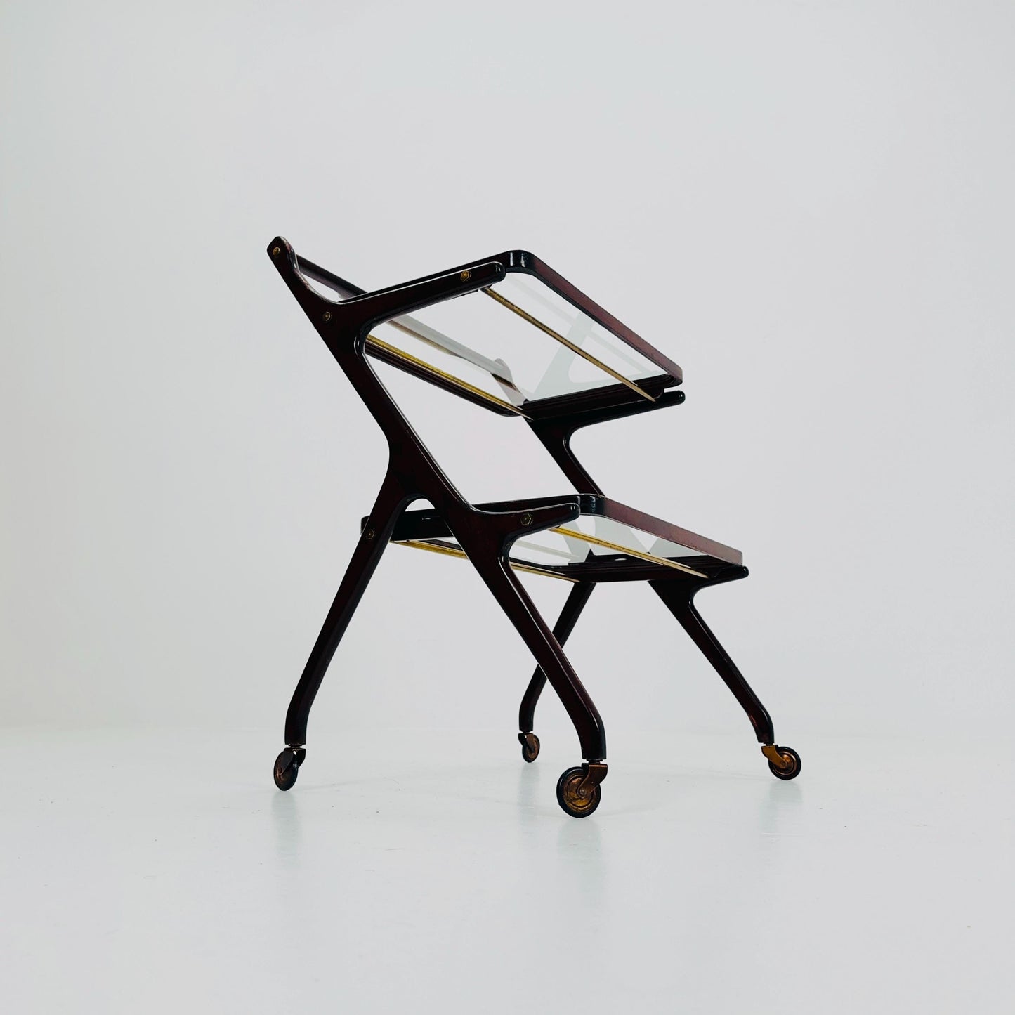 Mid-Century Italian Bar Cart by Cesare Lacca – Walnut & Brass Trolley with Removable Glass Trays, 1950s ltaly