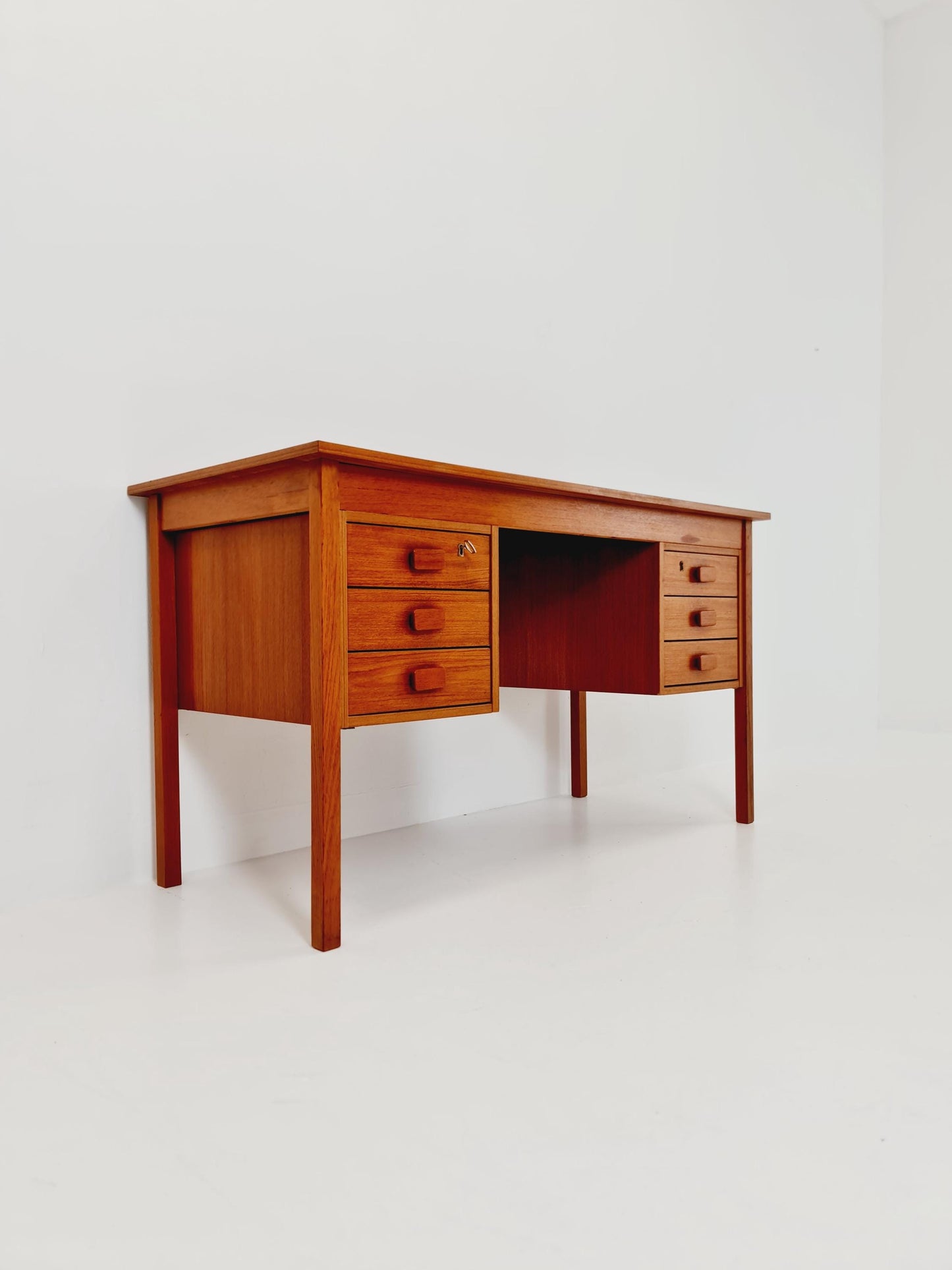 Midcentury Danish Teak Desk by Domino mobler, 1960s