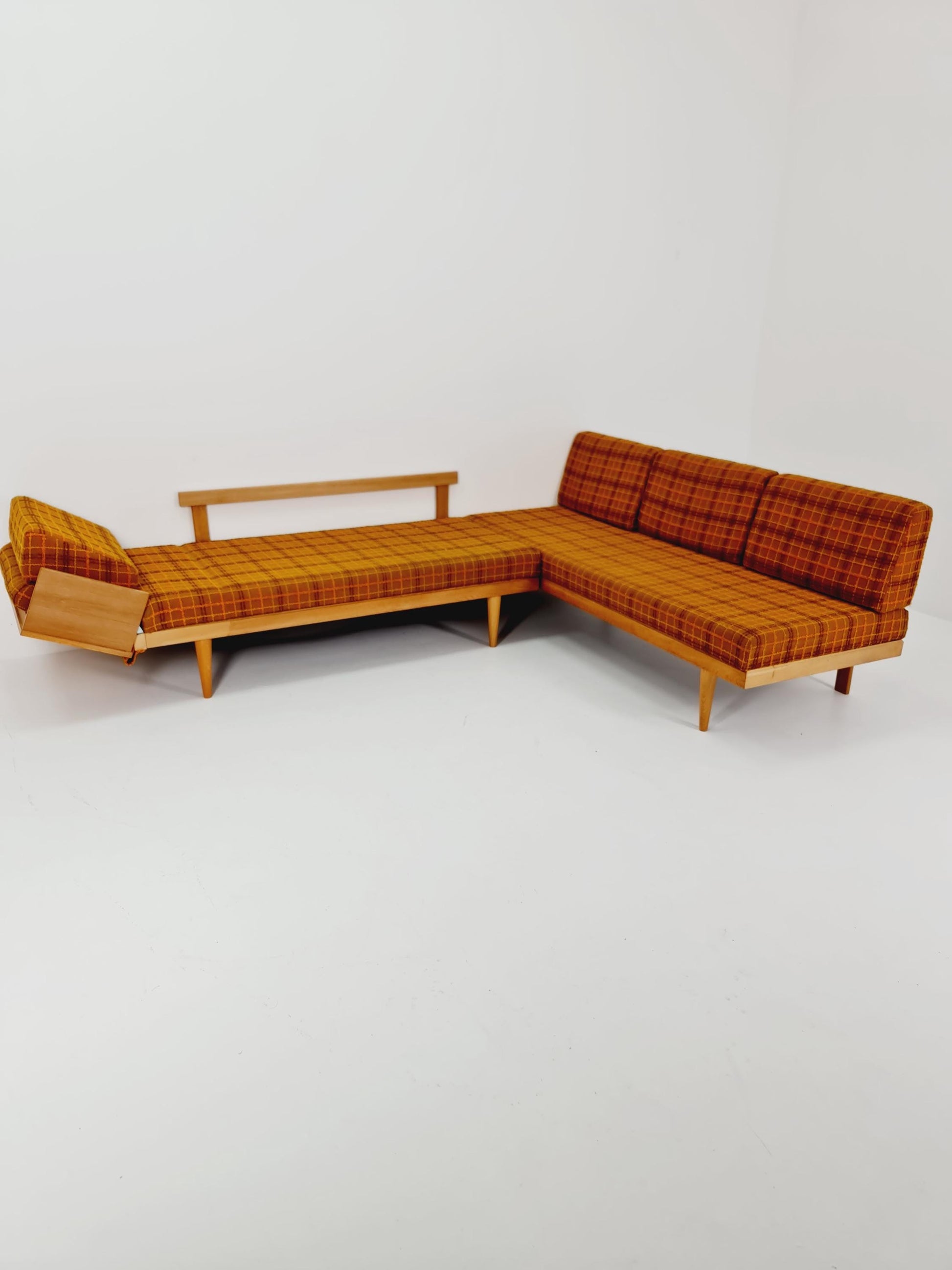 Rare Midcentury Swan Daybed Oak wood , with storage place By Haldor Vik and Ingmar Relling for Ekornes , 1950s