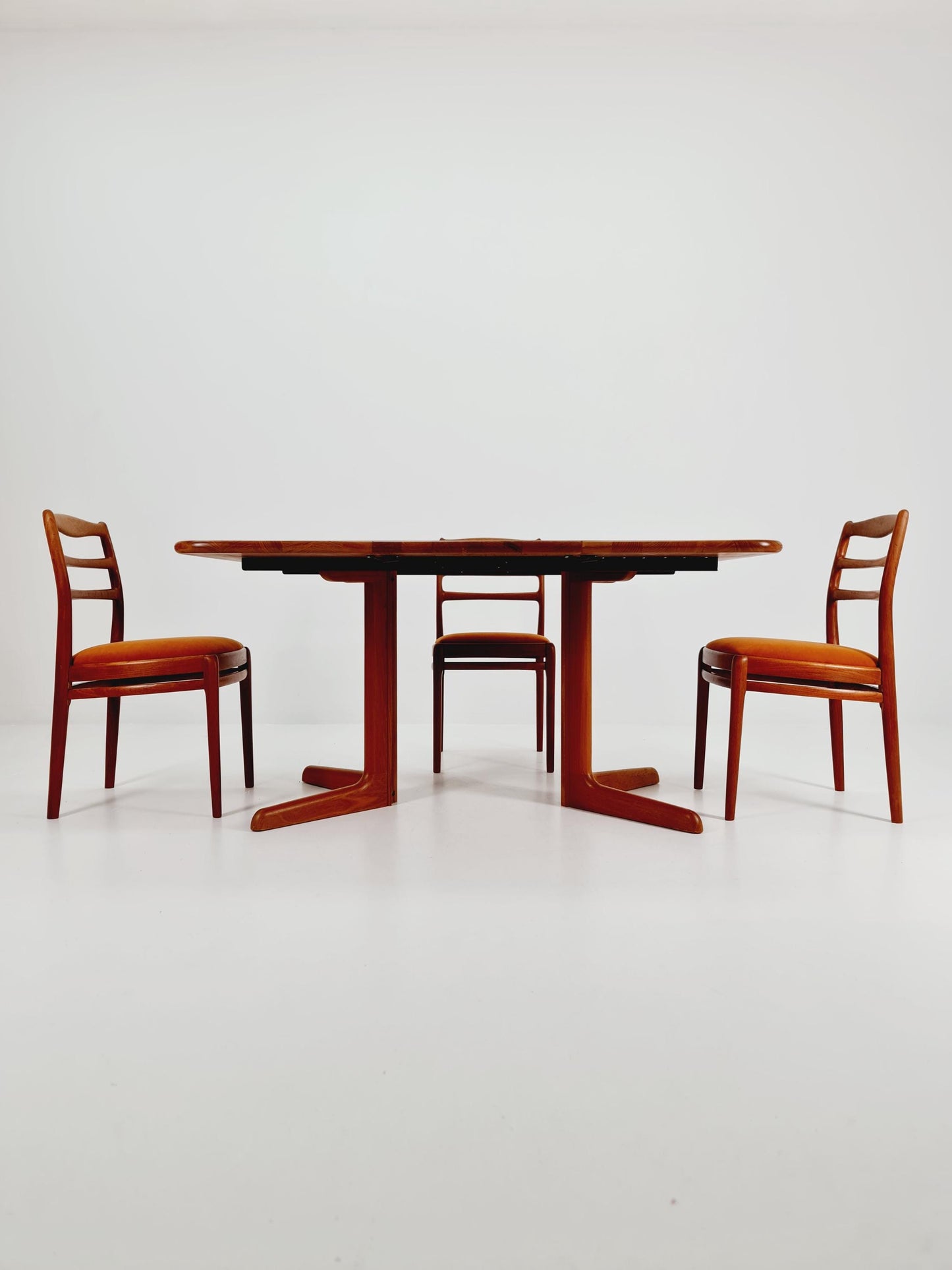 Mid century extendable Danish Modern Solid Teak dining table by Gudme Möbelfabrik ,1970s