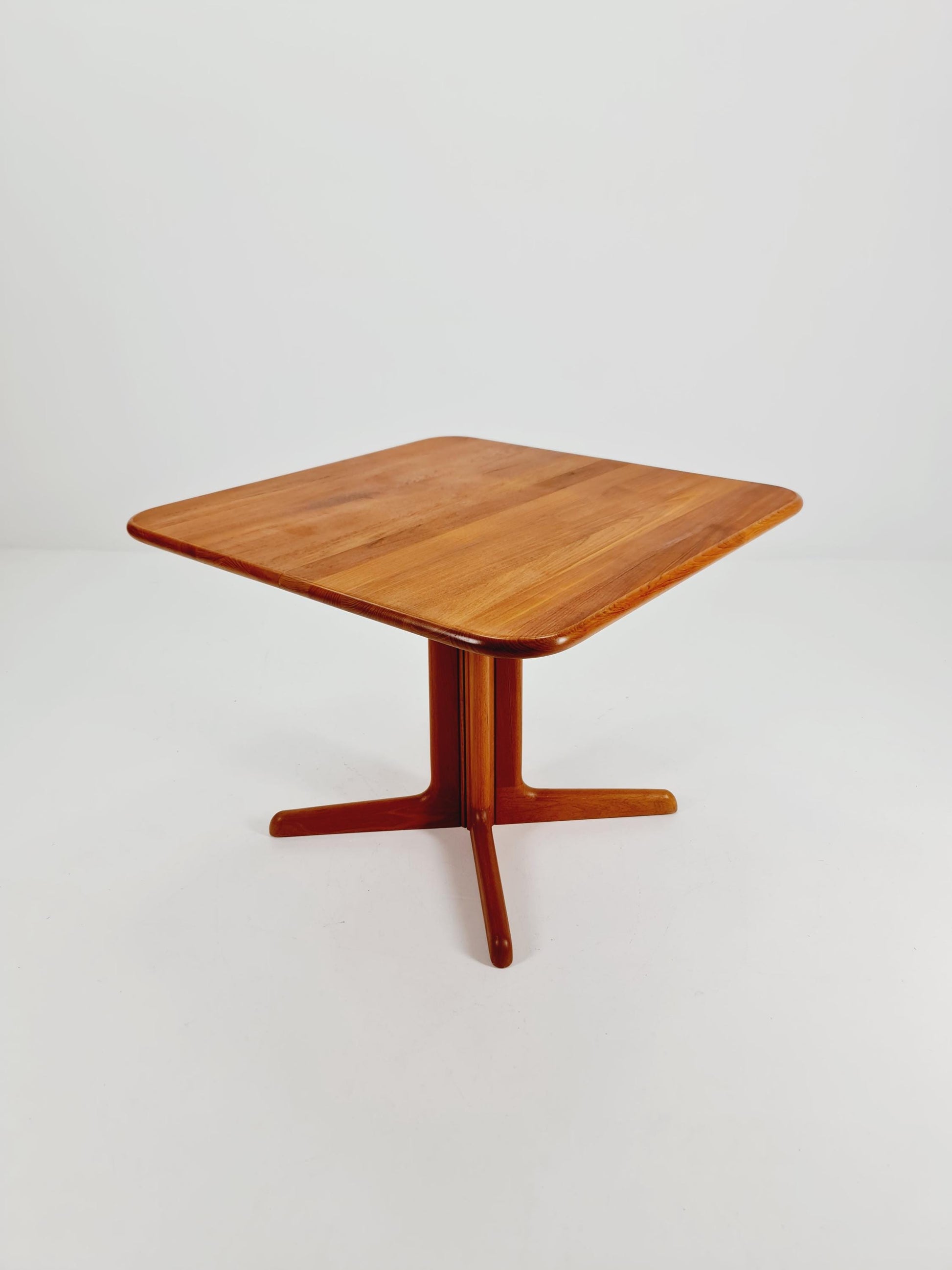 Mid century extendable Danish Modern Solid Teak dining table by Gudme Möbelfabrik ,1970s