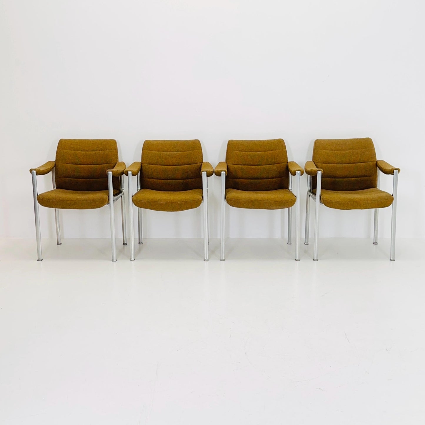 Set of 4 Mid-Century Bauhaus Armchairs by Miller Borgsen for Röder & Sons – 1960s Germany