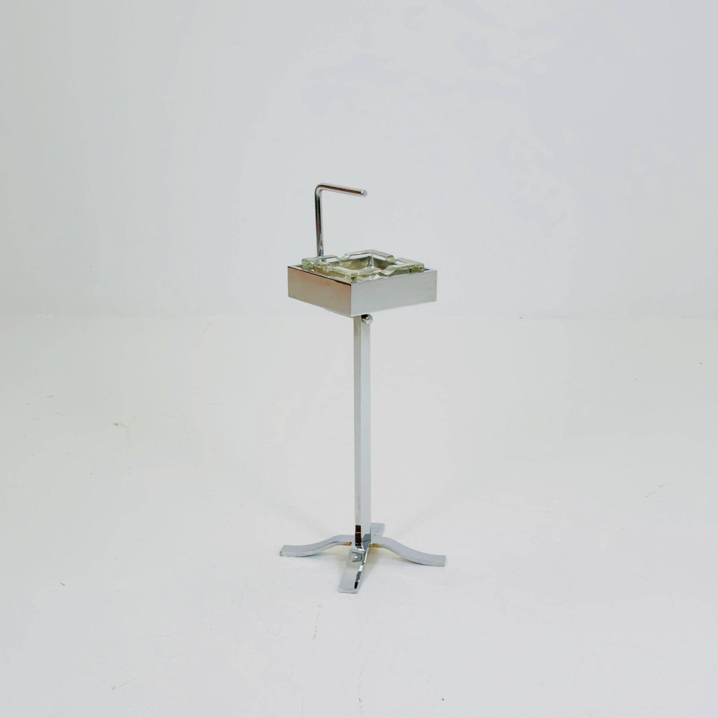 Mid-Century Bauhaus Glass & Chrome Stand Ashtray – Germany 1980s