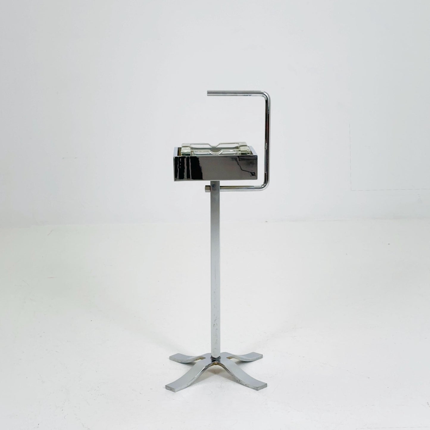 Mid-Century Bauhaus Glass & Chrome Stand Ashtray – Germany 1980s