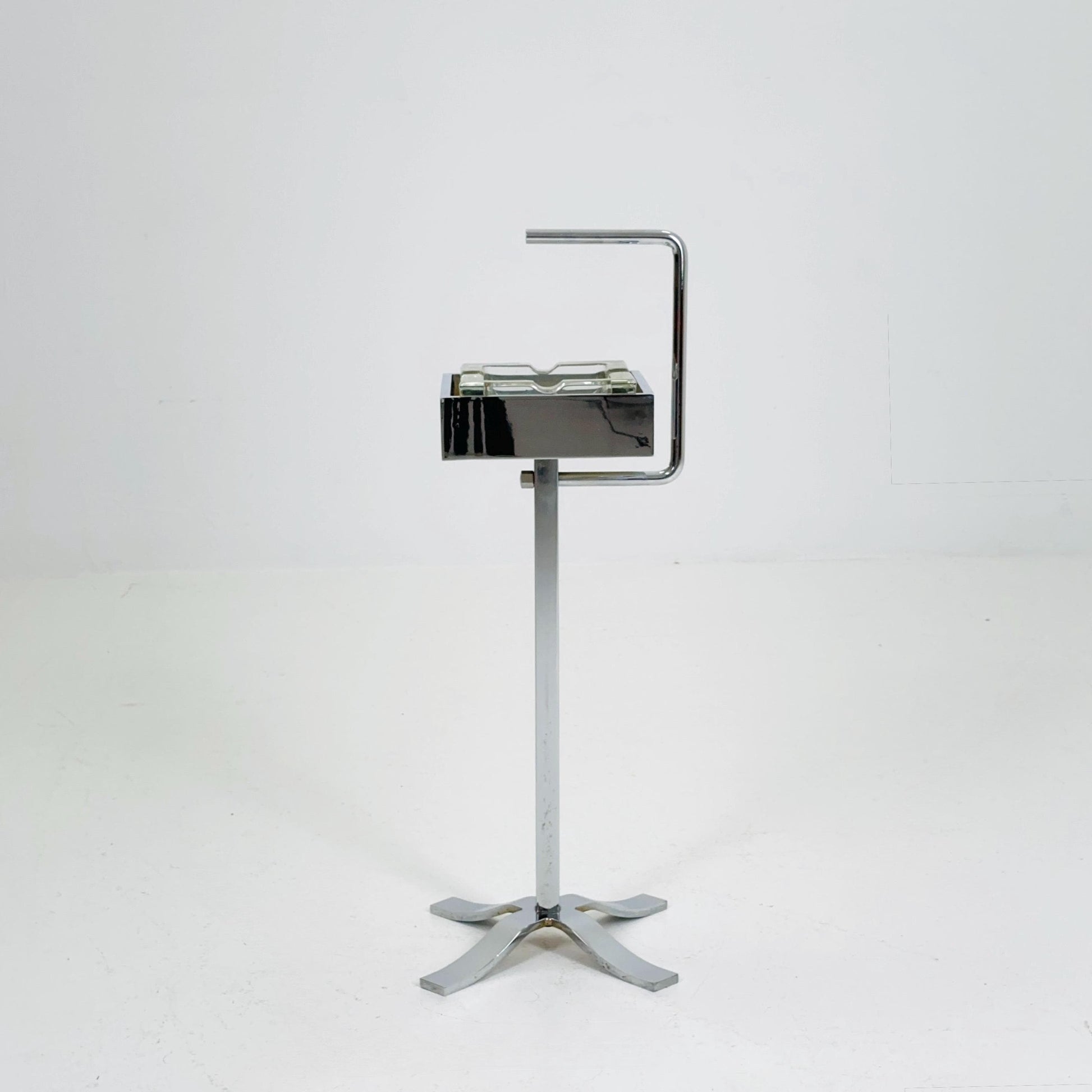 Mid-Century Bauhaus Glass & Chrome Stand Ashtray – Germany 1980s