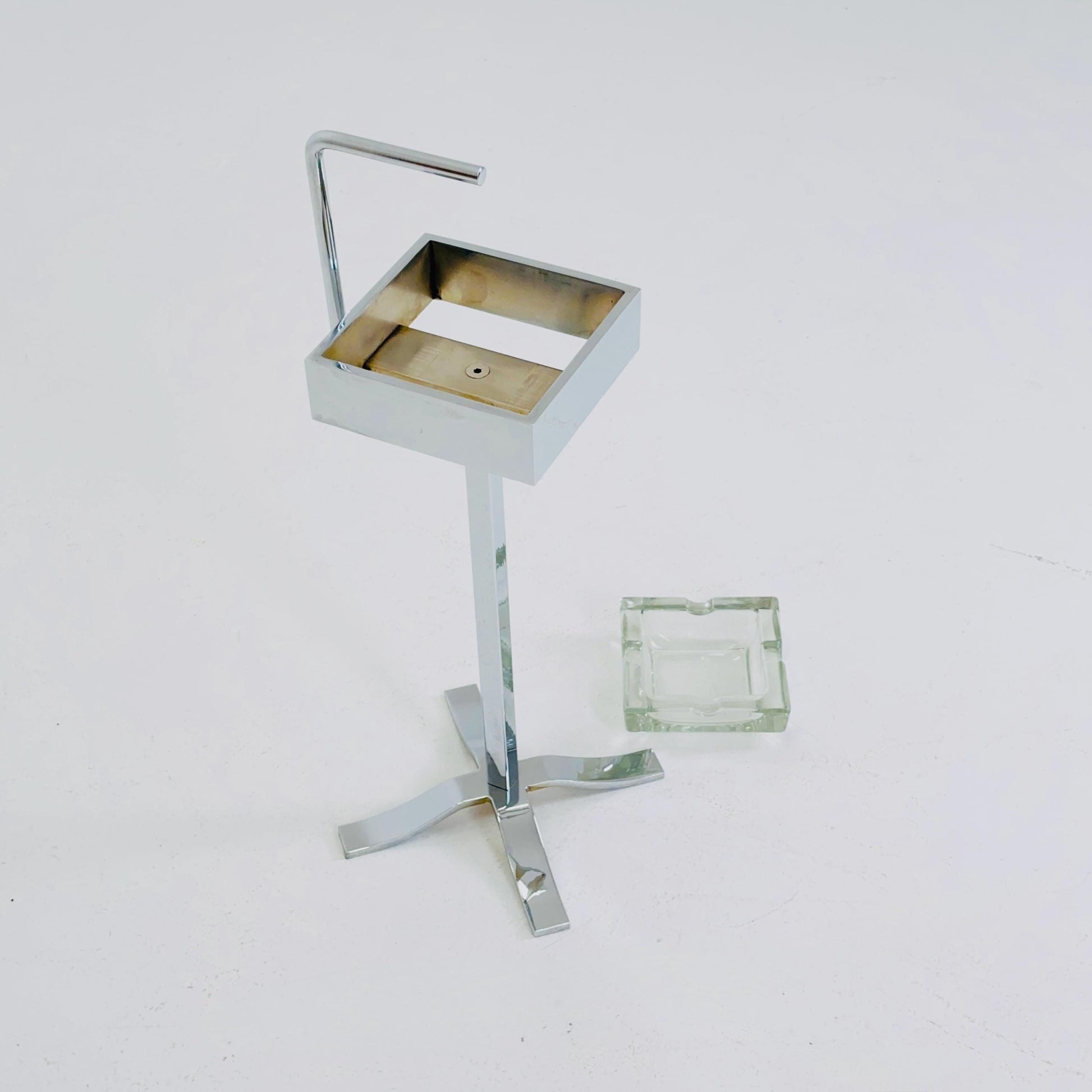 Mid-Century Bauhaus Glass & Chrome Stand Ashtray – Germany 1980s