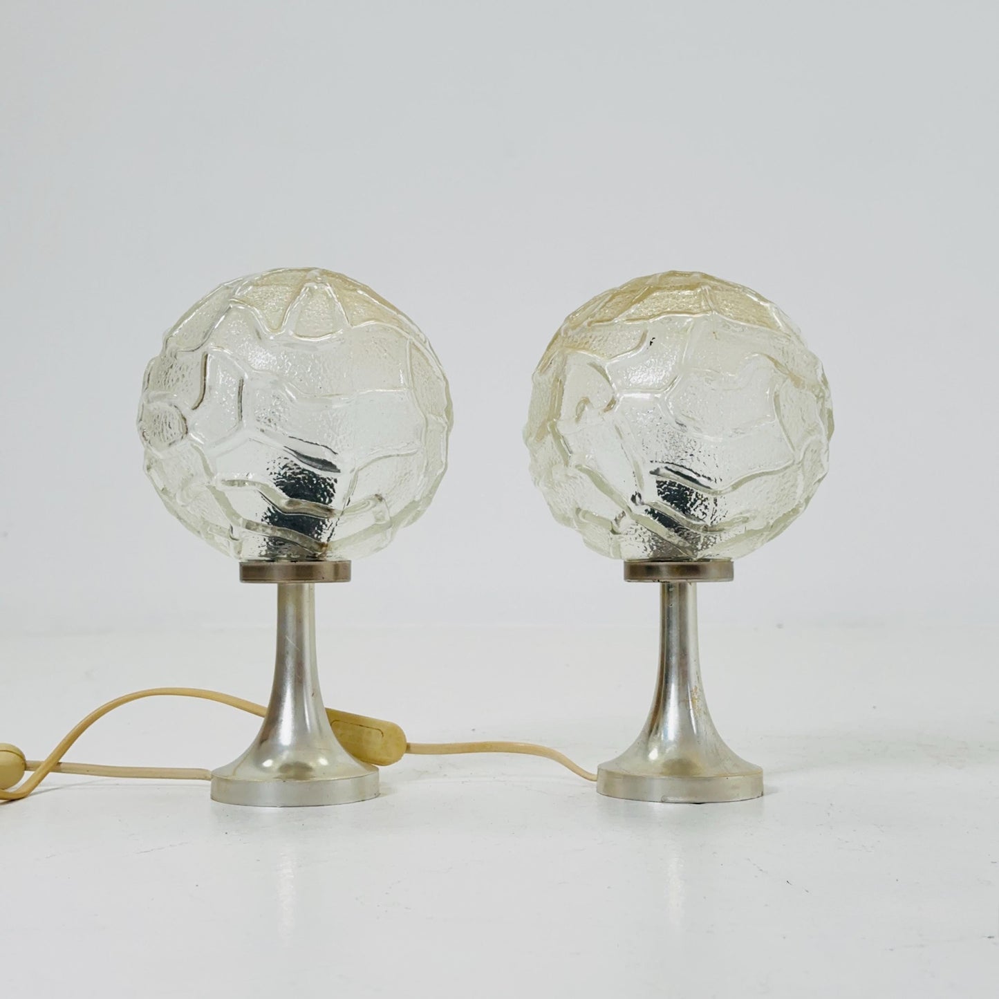 Set of 2 Mid-Century Bedside or Desk Lamps –Glass Globe – ARO Leuchte Type 468/13, Germany 1970s