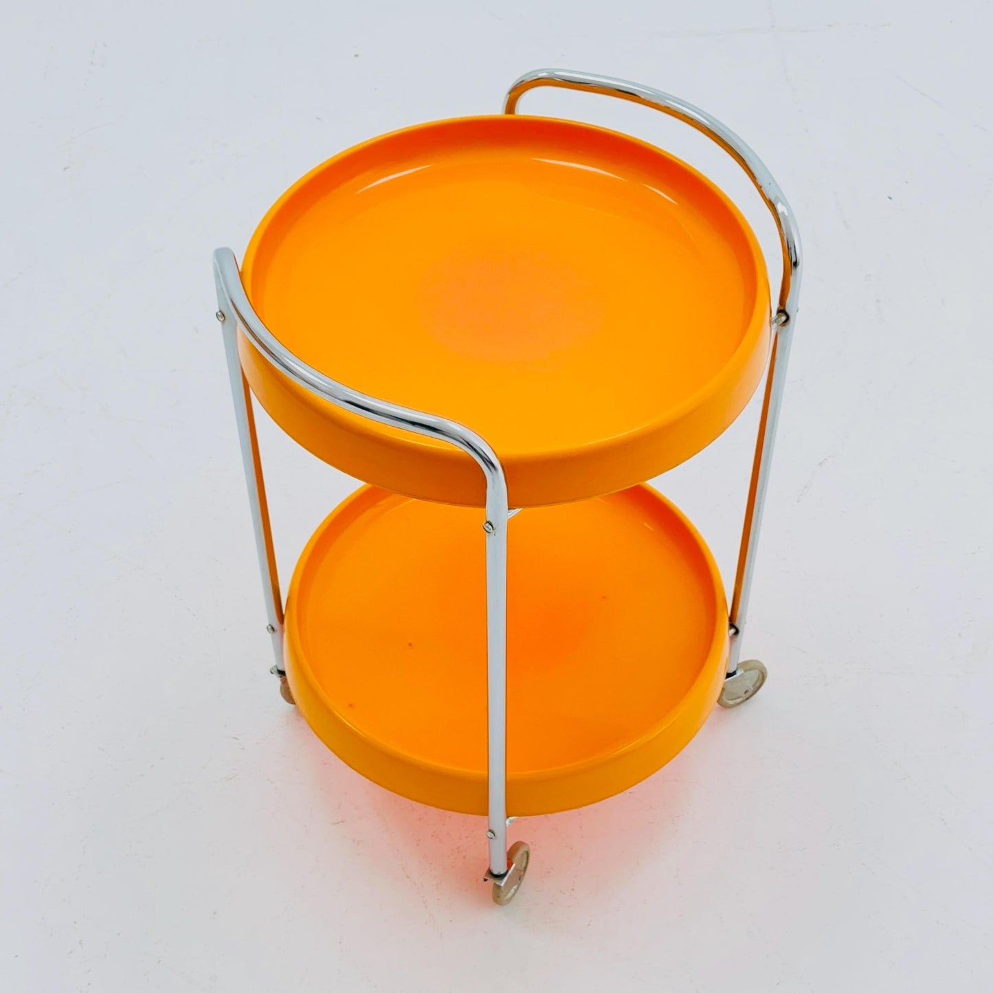 Mid century Spaceage Plastic and Metal Chrome Round Italian Bar Cart, 1980s