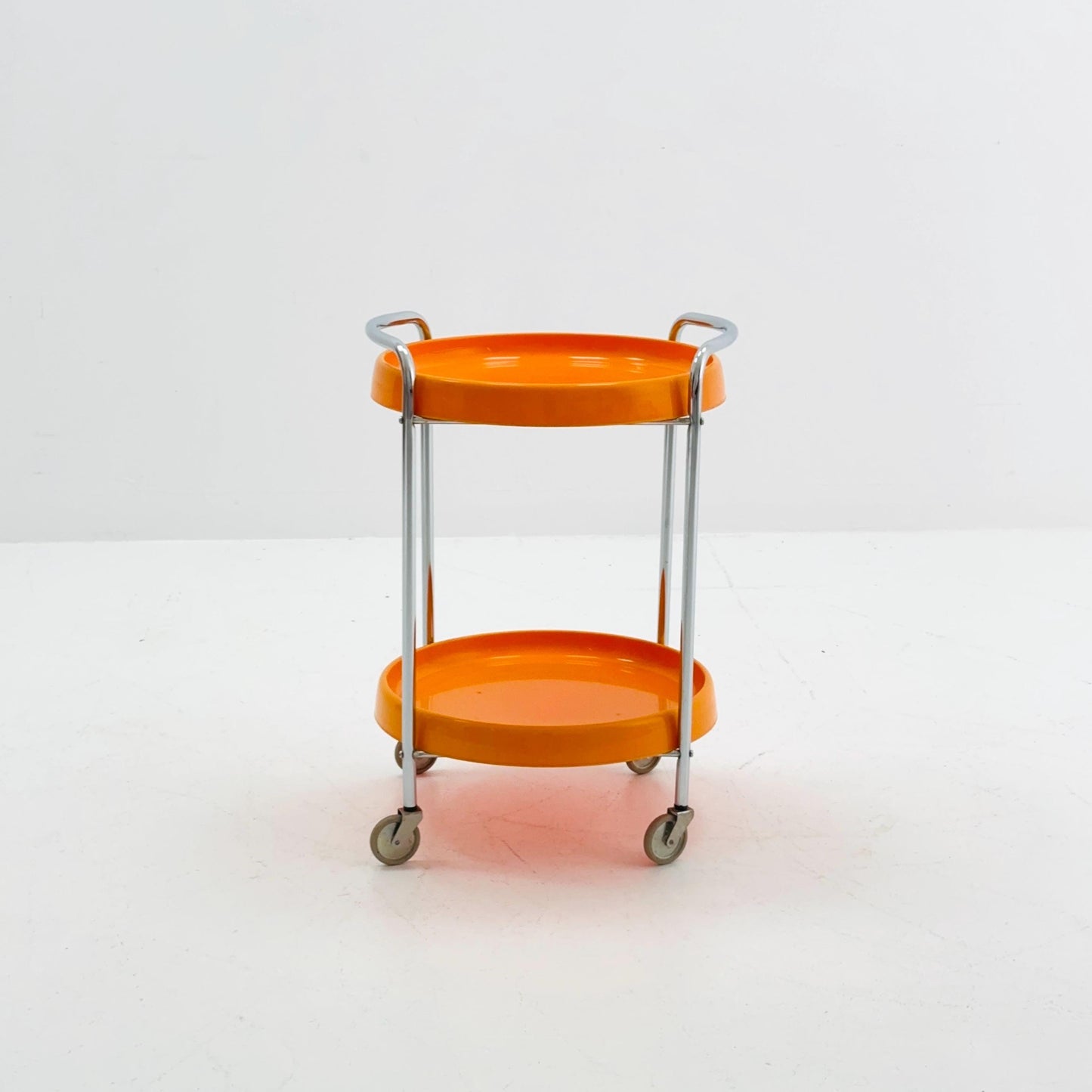 Mid century Spaceage Plastic and Metal Chrome Round Italian Bar Cart, 1980s