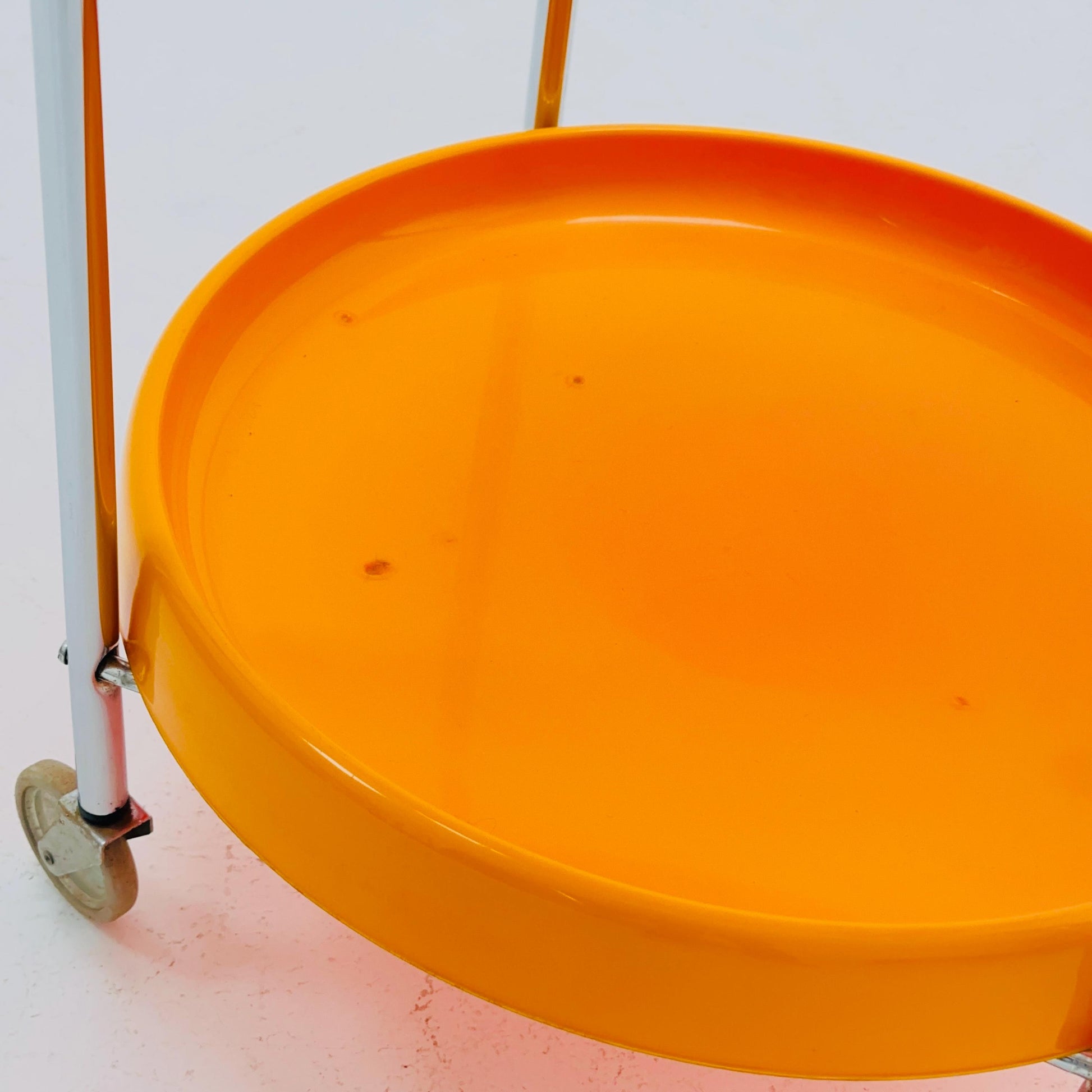 Mid century Spaceage Plastic and Metal Chrome Round Italian Bar Cart, 1980s