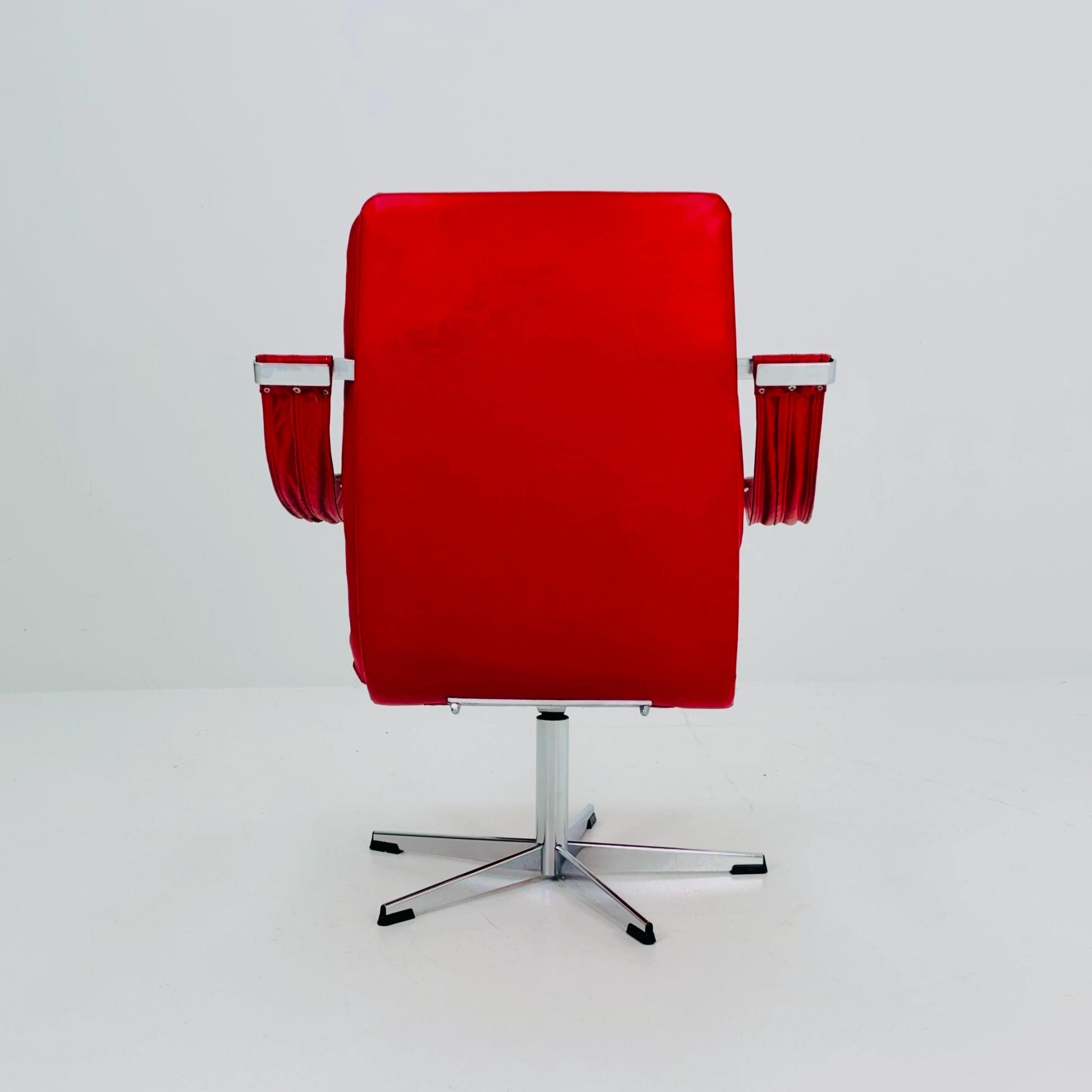 Mid-Century Swivel Armchair by Geoffrey Harcourt – Artifort, 1960s Netherlands
