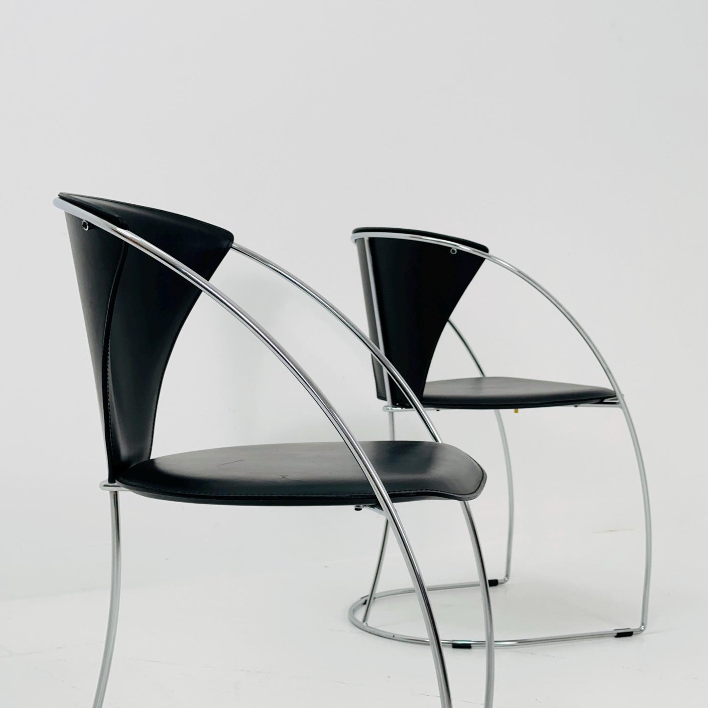 Set of 4 Mid-Century Modern Dining Armchairs by Arrben | Model Linda, Black Leather & Chrome, Italy 1980s