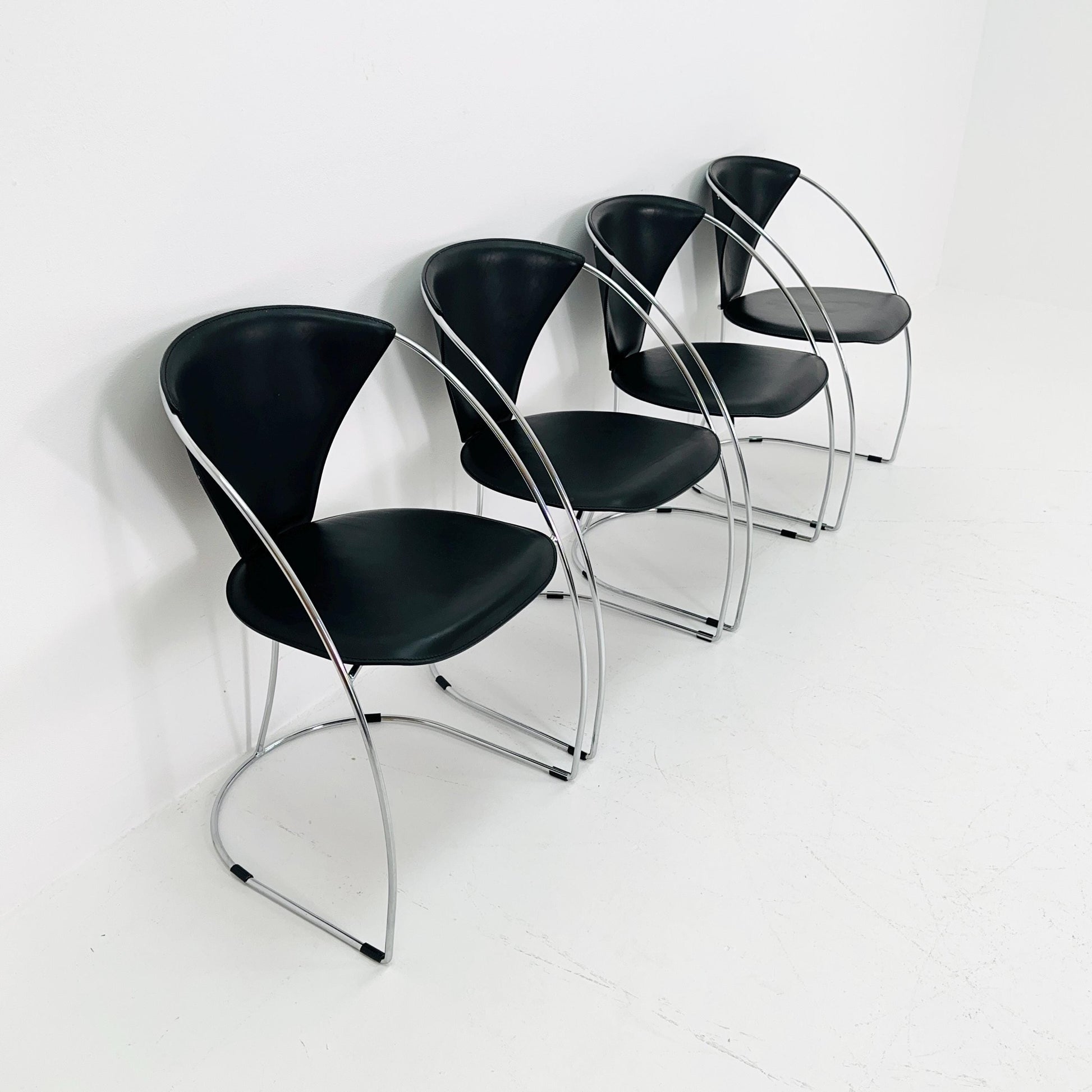 Set of 4 Mid-Century Modern Dining Armchairs by Arrben | Model Linda, Black Leather & Chrome, Italy 1980s