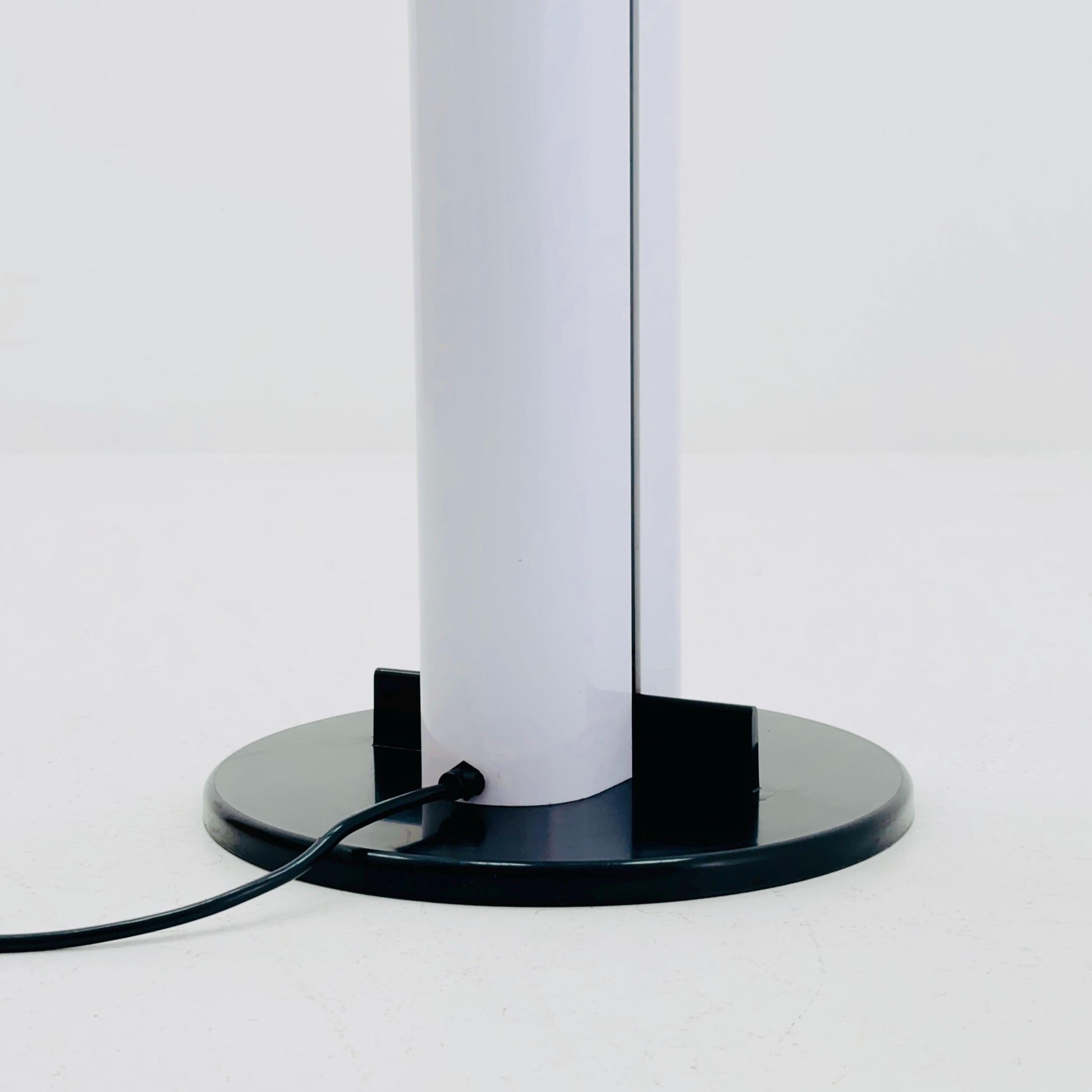 Mid-Century Megaron Floor Lamp by Gianfranco Frattini for Artemide | Italian Design Classic, 1990s