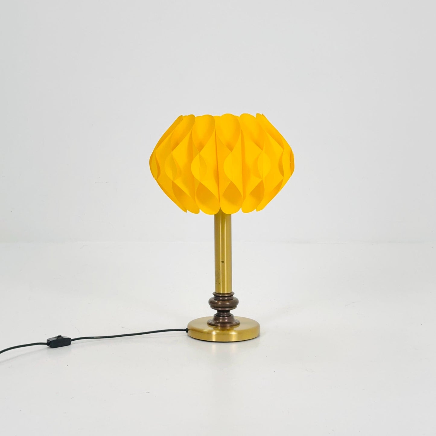 Mid-Century Zicoli Table Lamp – Yellow Sculptural Shade & Brass Base, 1960s