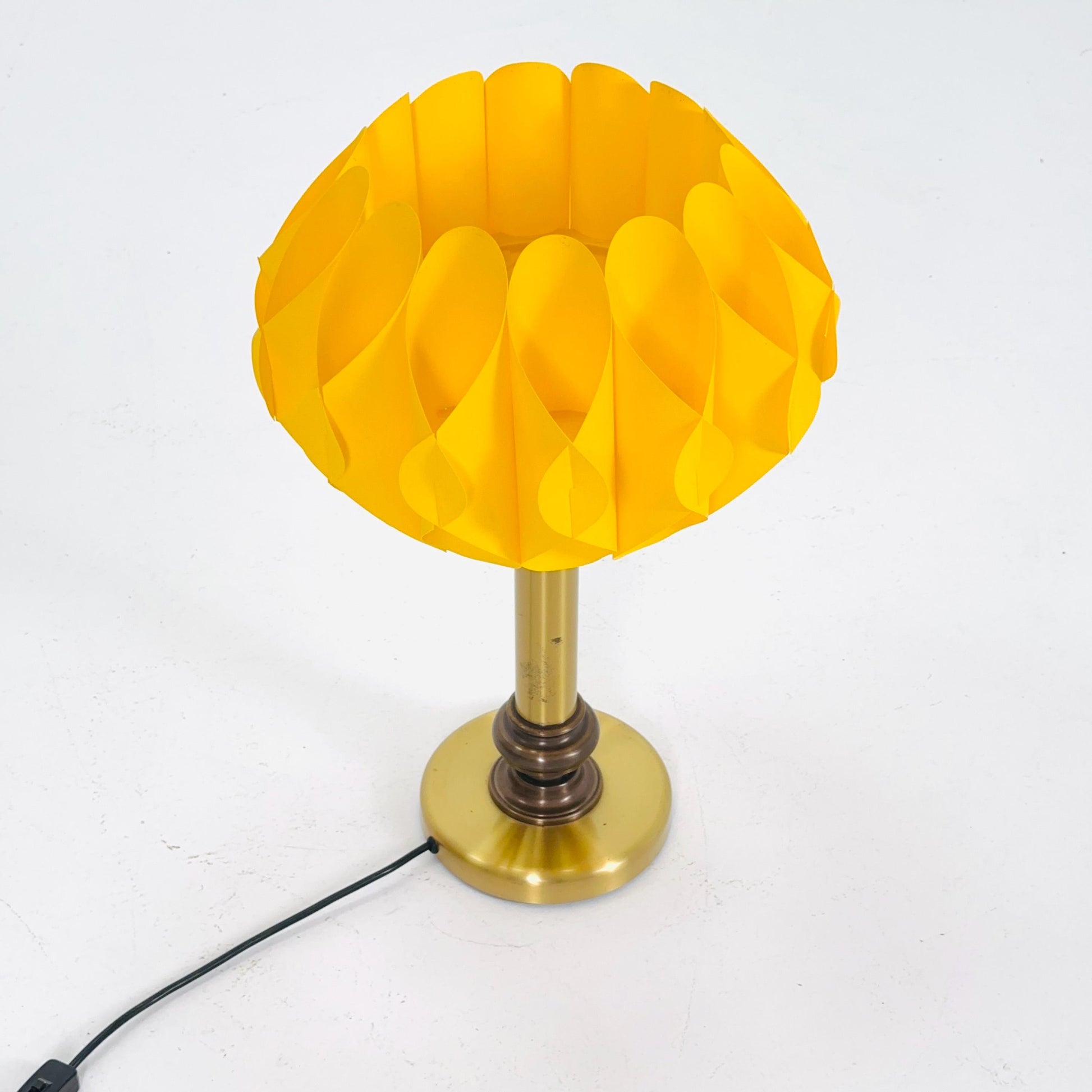 Mid-Century Zicoli Table Lamp – Yellow Sculptural Shade & Brass Base, 1960s