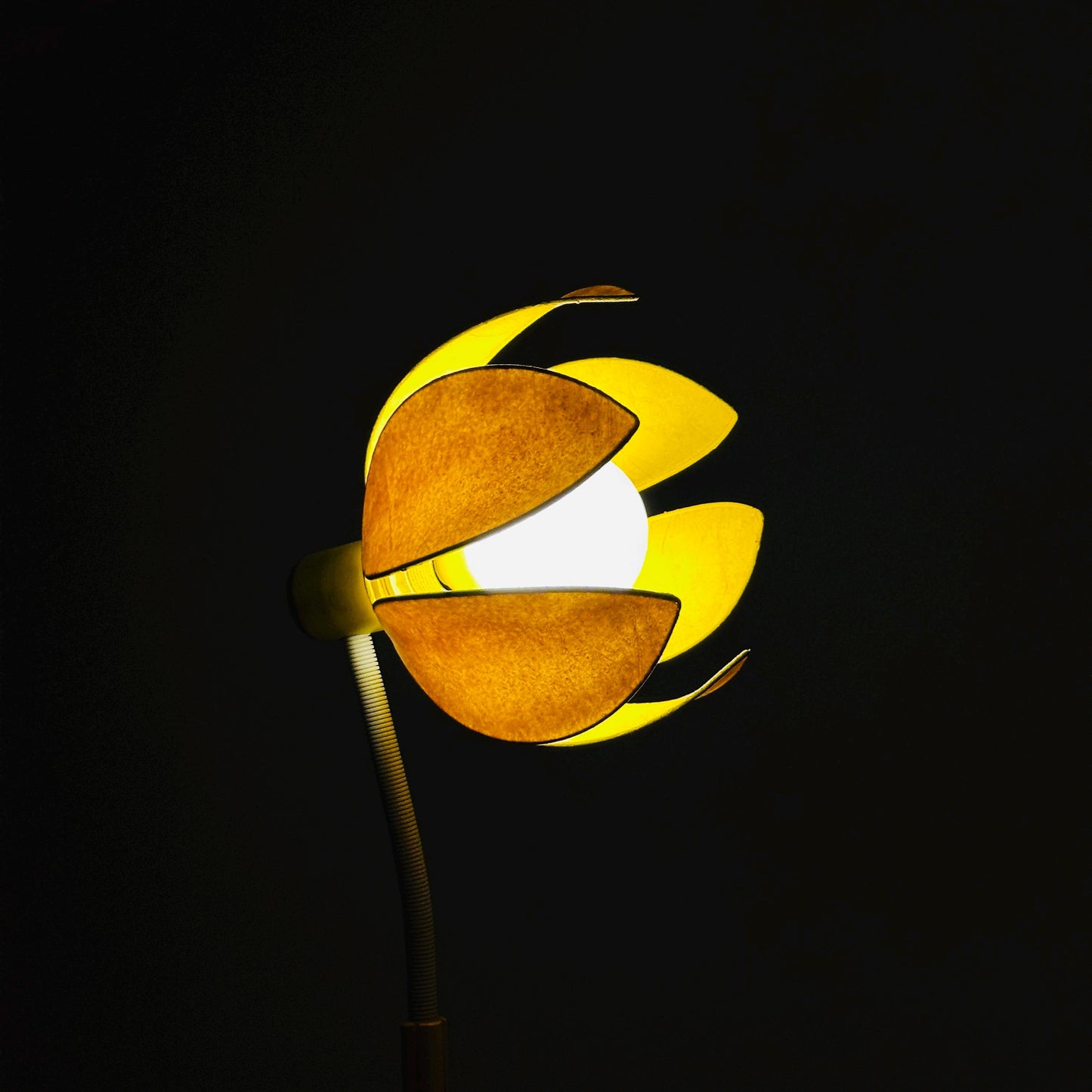 Rare Italian Cocoon Floor Lamp – Yellow Mid-Century Modern Design, 1970s