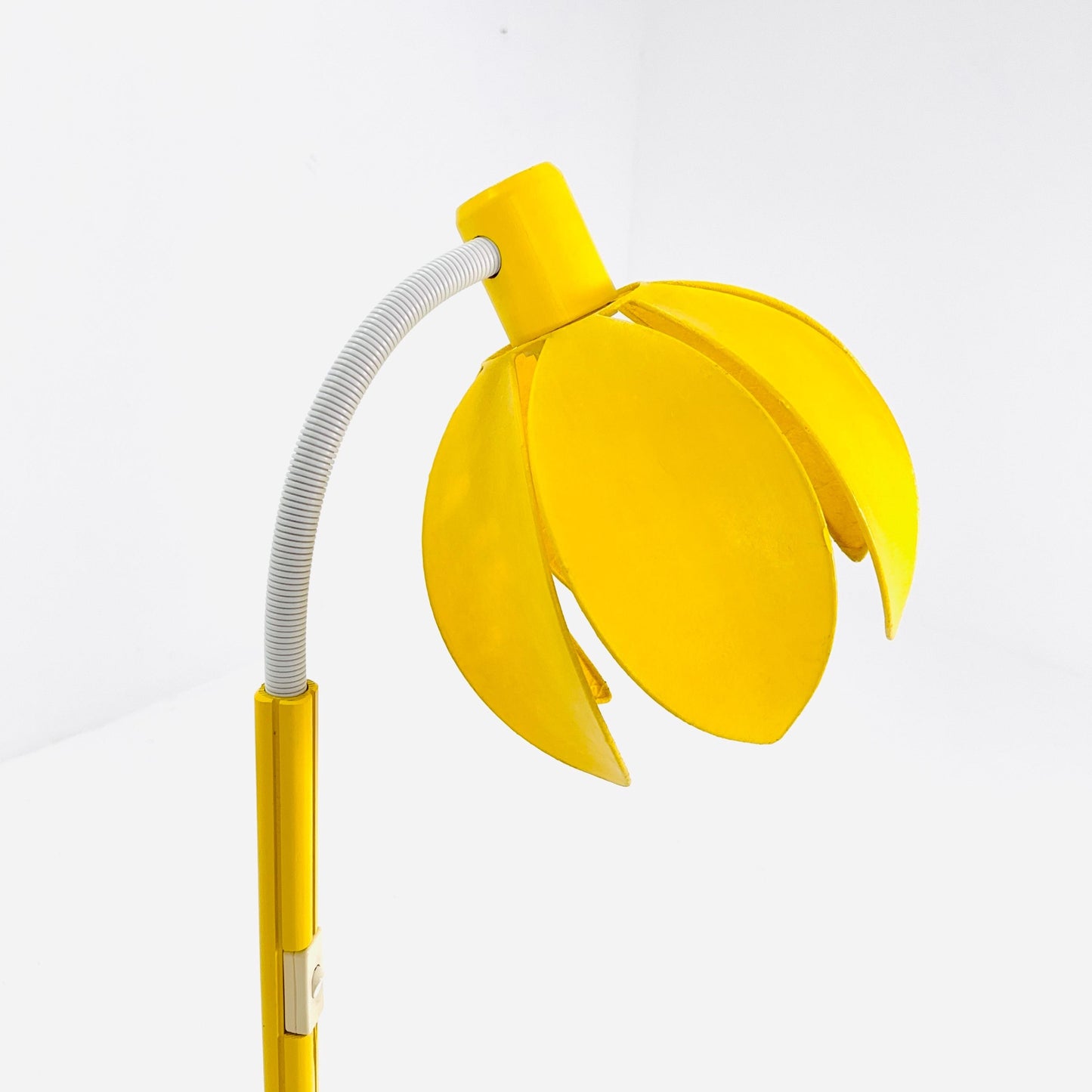 Rare Italian Cocoon Floor Lamp – Yellow Mid-Century Modern Design, 1970s