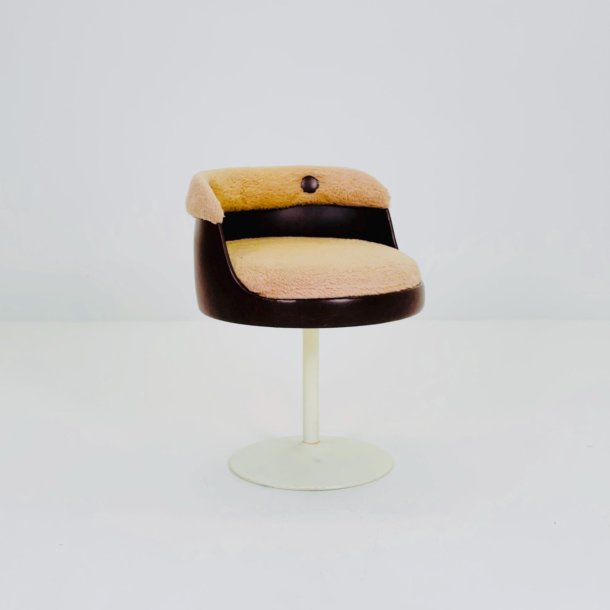 Mid-Century Space Age Tulip Chair in Teddy Fabric | 1970s Netherlands |