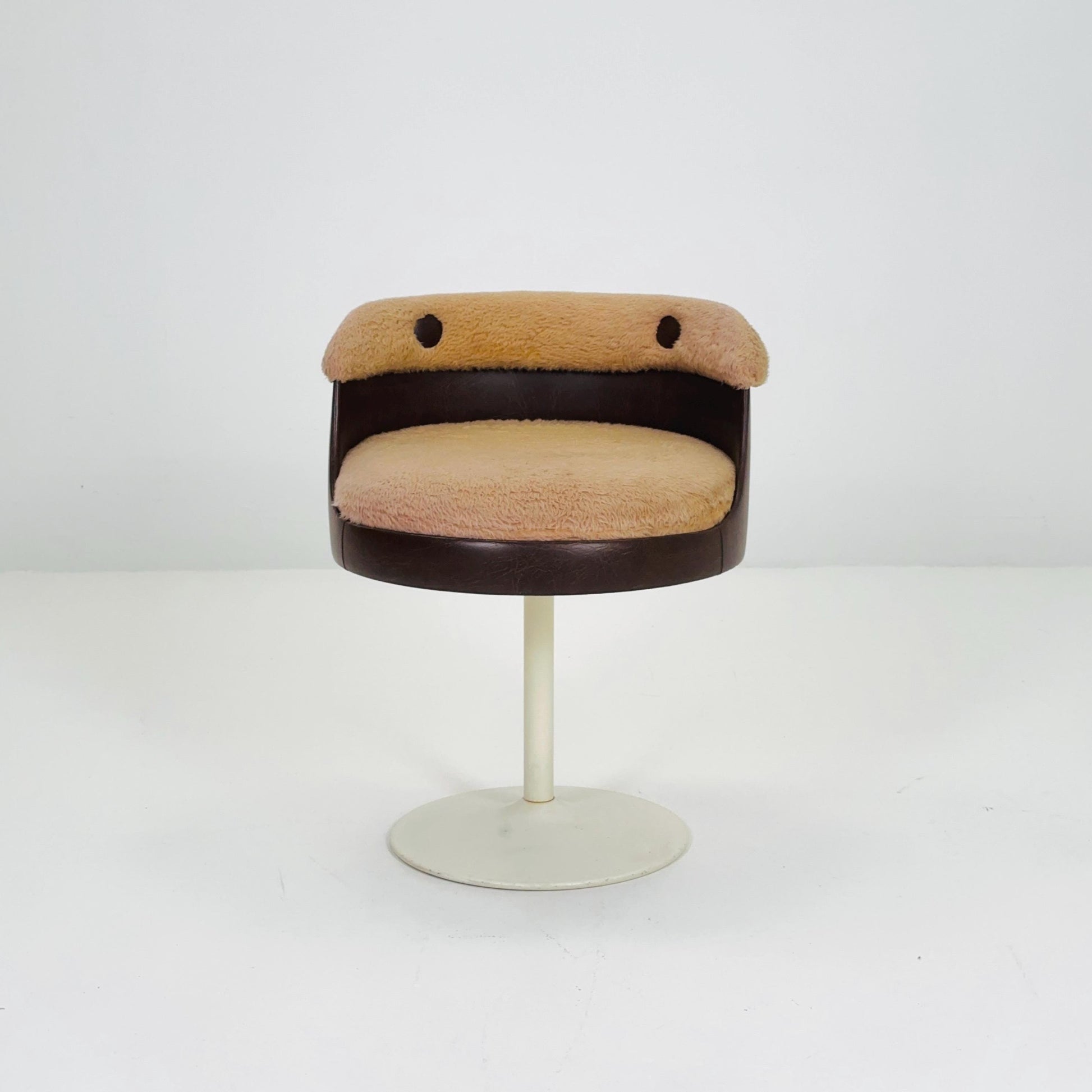 Mid-Century Space Age Tulip Chair in Teddy Fabric | 1970s Netherlands |
