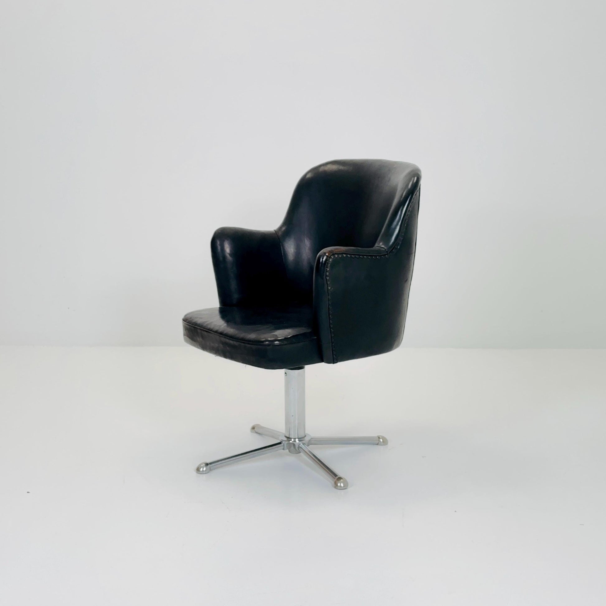 Mid century Olli Mannermaa black Leather Kilta armchair by Eugen Schmidt & Cassina Martela 1970s