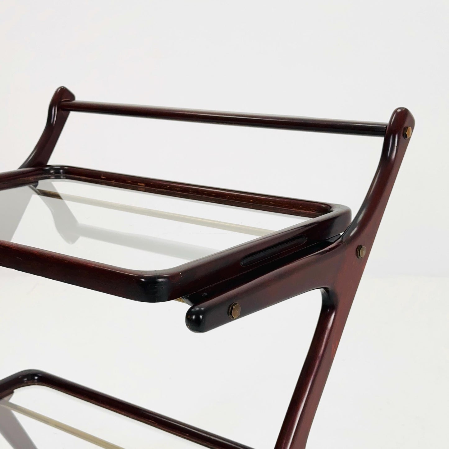 Mid-Century Italian Bar Cart by Cesare Lacca – Walnut & Brass Trolley with Removable Glass Trays, 1950s ltaly