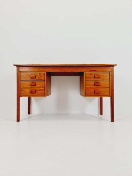 Midcentury Danish Teak Desk by Domino mobler, 1960s
