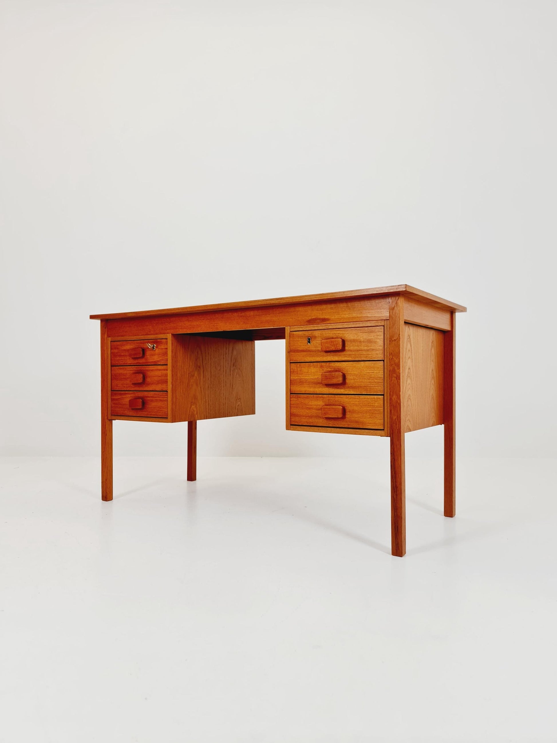 Midcentury Danish Teak Desk by Domino mobler, 1960s
