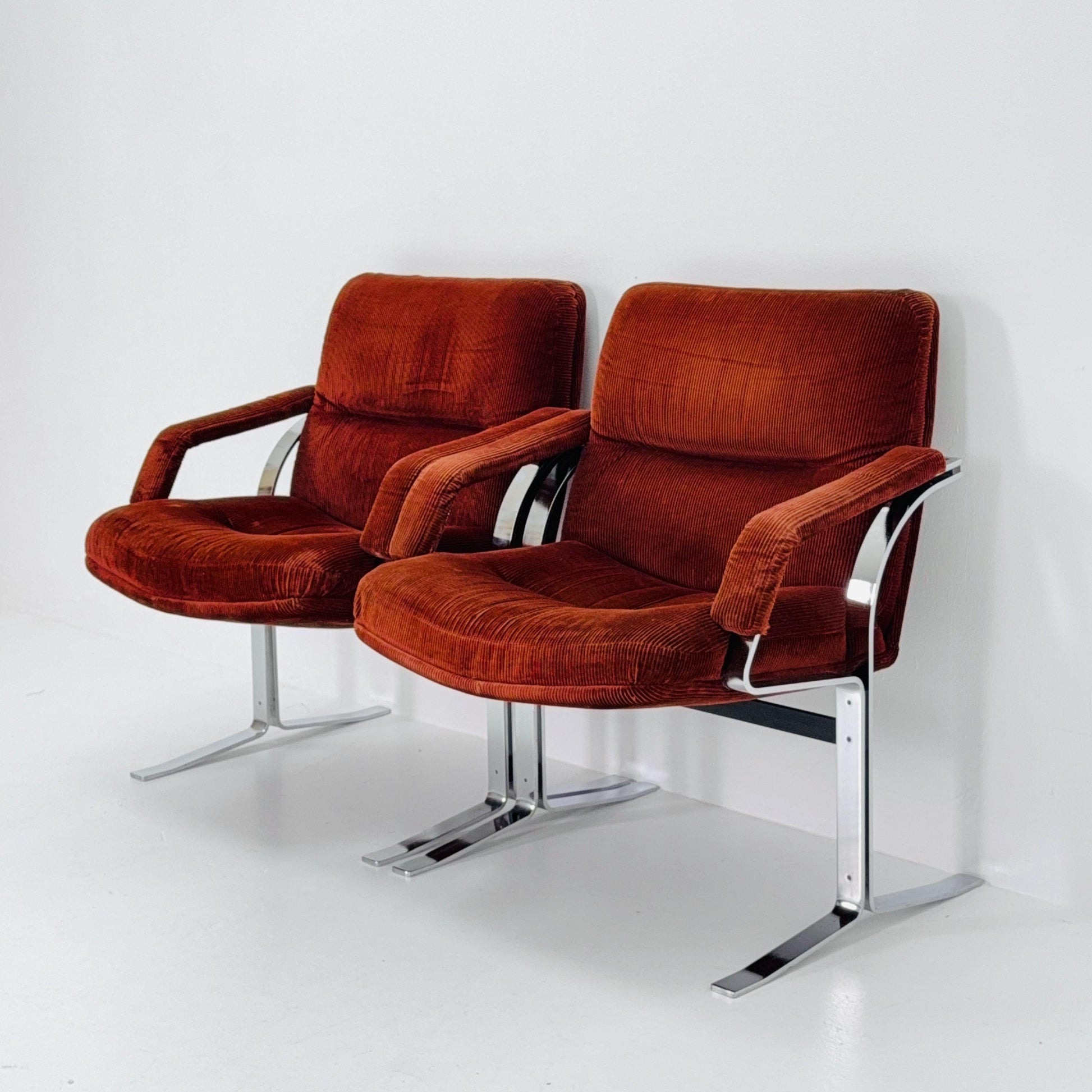 Set of 2 Mid Century Italian Lounge Chairs – Brown Velvet & Cast Chrome, 1980s Italy