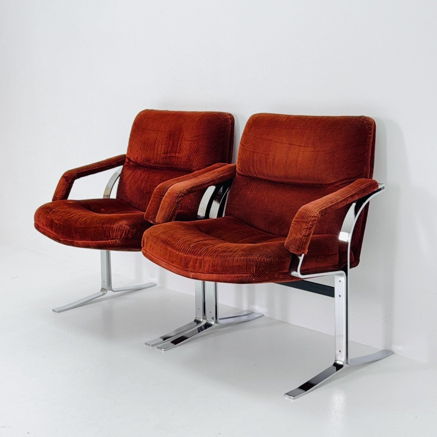 Set of 2 Mid Century Italian Lounge Chairs – Brown Velvet & Cast Chrome, 1980s Italy