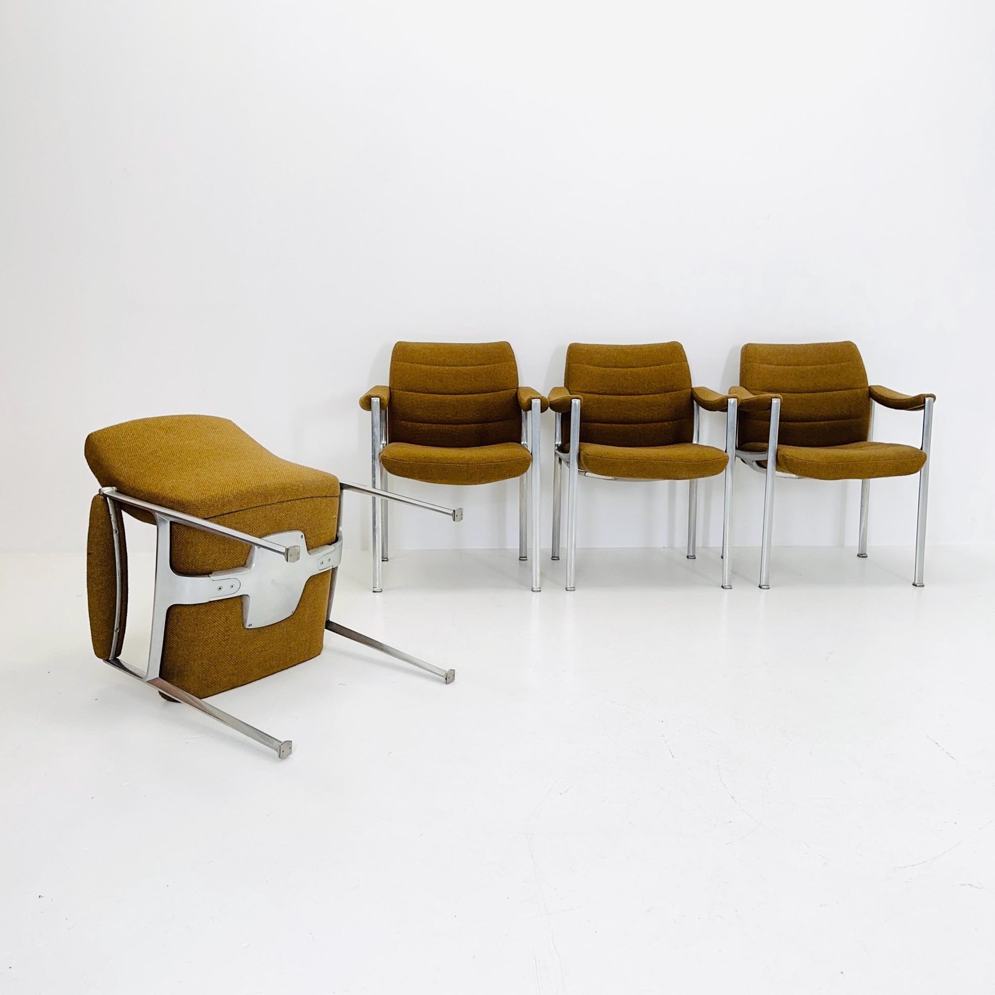 Set of 4 Mid-Century Bauhaus Armchairs by Miller Borgsen for Röder & Sons – 1960s Germany
