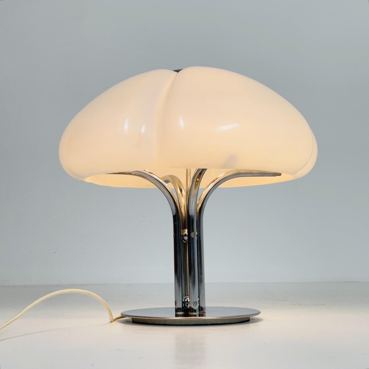 Mid Century “Quadrifoglio” Desk Lamp by Ufficio Progetti for Guzzini, Italy 1970s