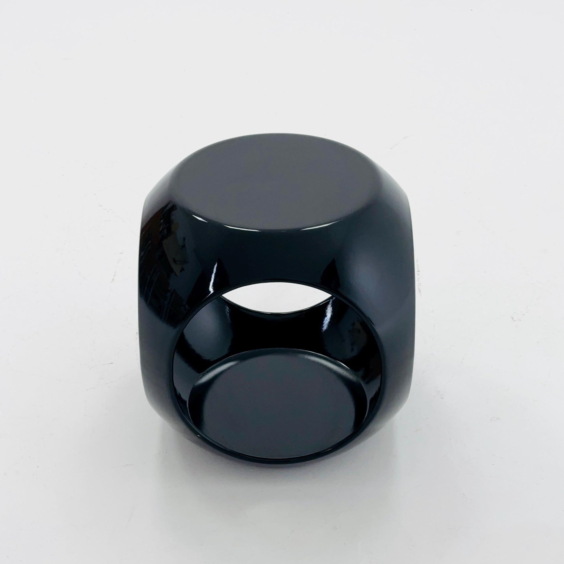 Mid-Century Modern black Fiberglass Side Table – by Luigi Colani 1970s Italy