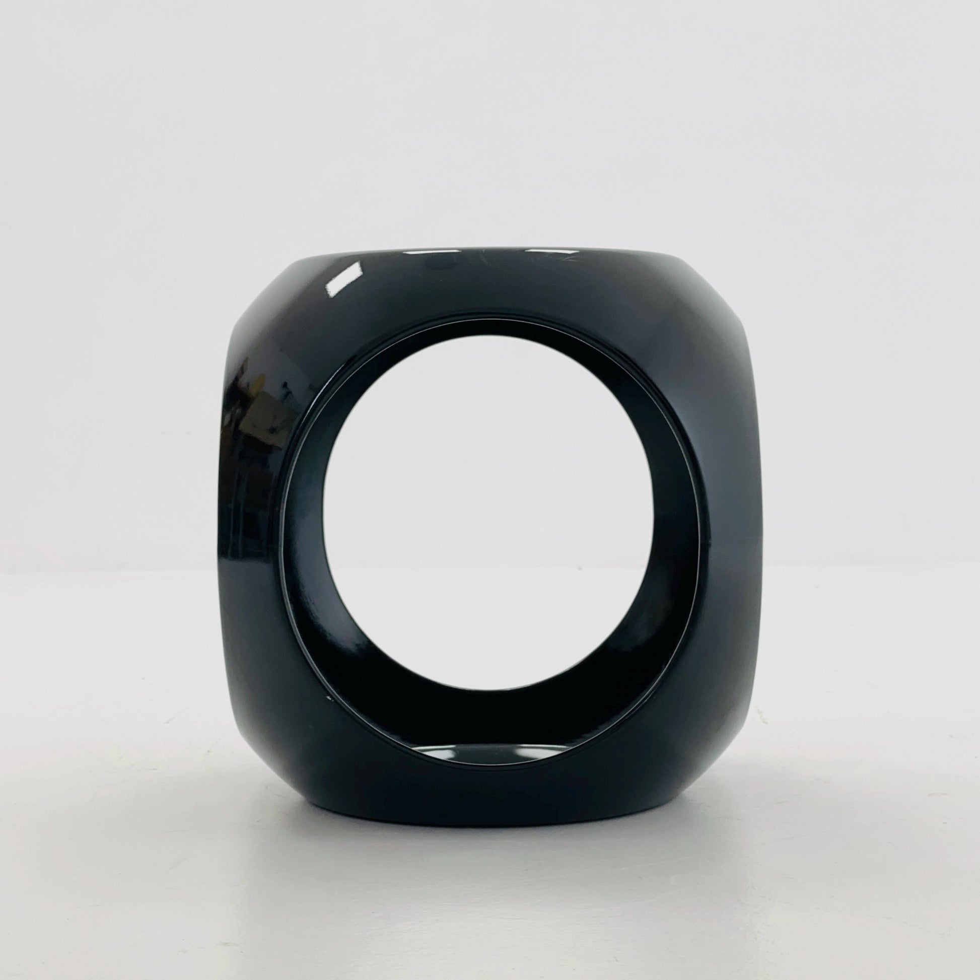 Mid-Century Modern black Fiberglass Side Table – by Luigi Colani 1970s Italy