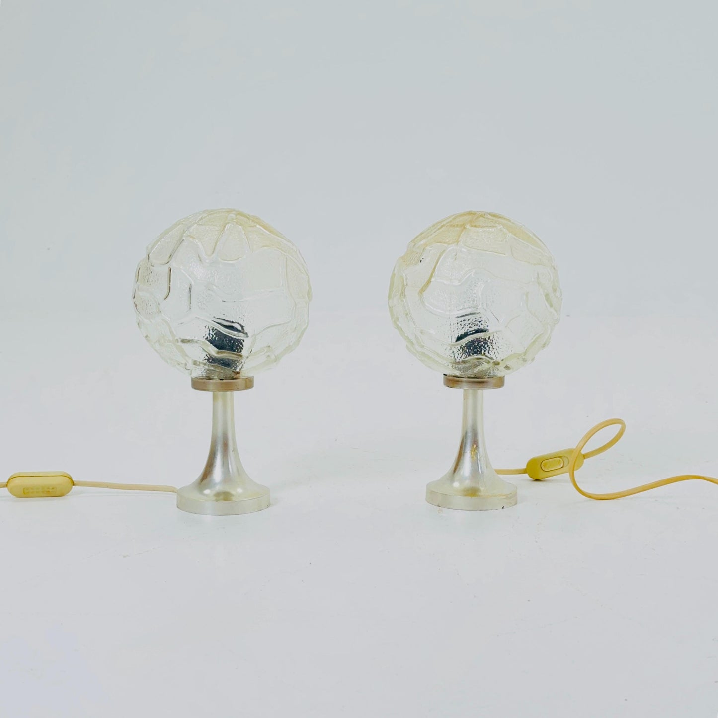Set of 2 Mid-Century Bedside or Desk Lamps –Glass Globe – ARO Leuchte Type 468/13, Germany 1970s