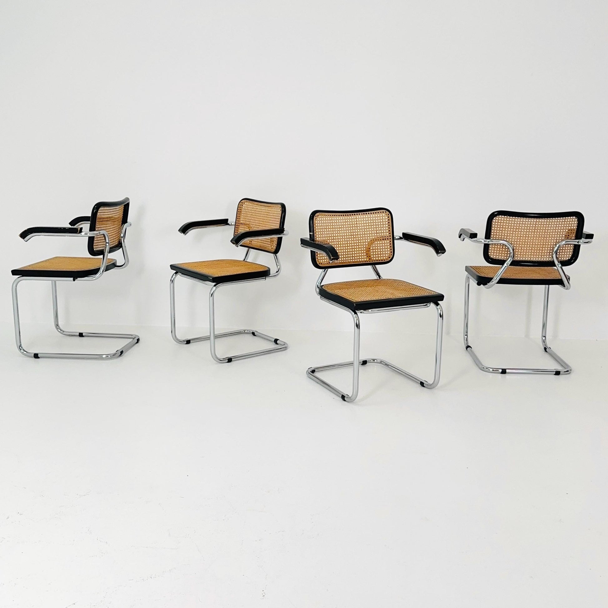 Set of 4 Mid Century s64 Cantilever Cesca Chair by Marcel Breuer / Bauhaus Design / 1980s Italy