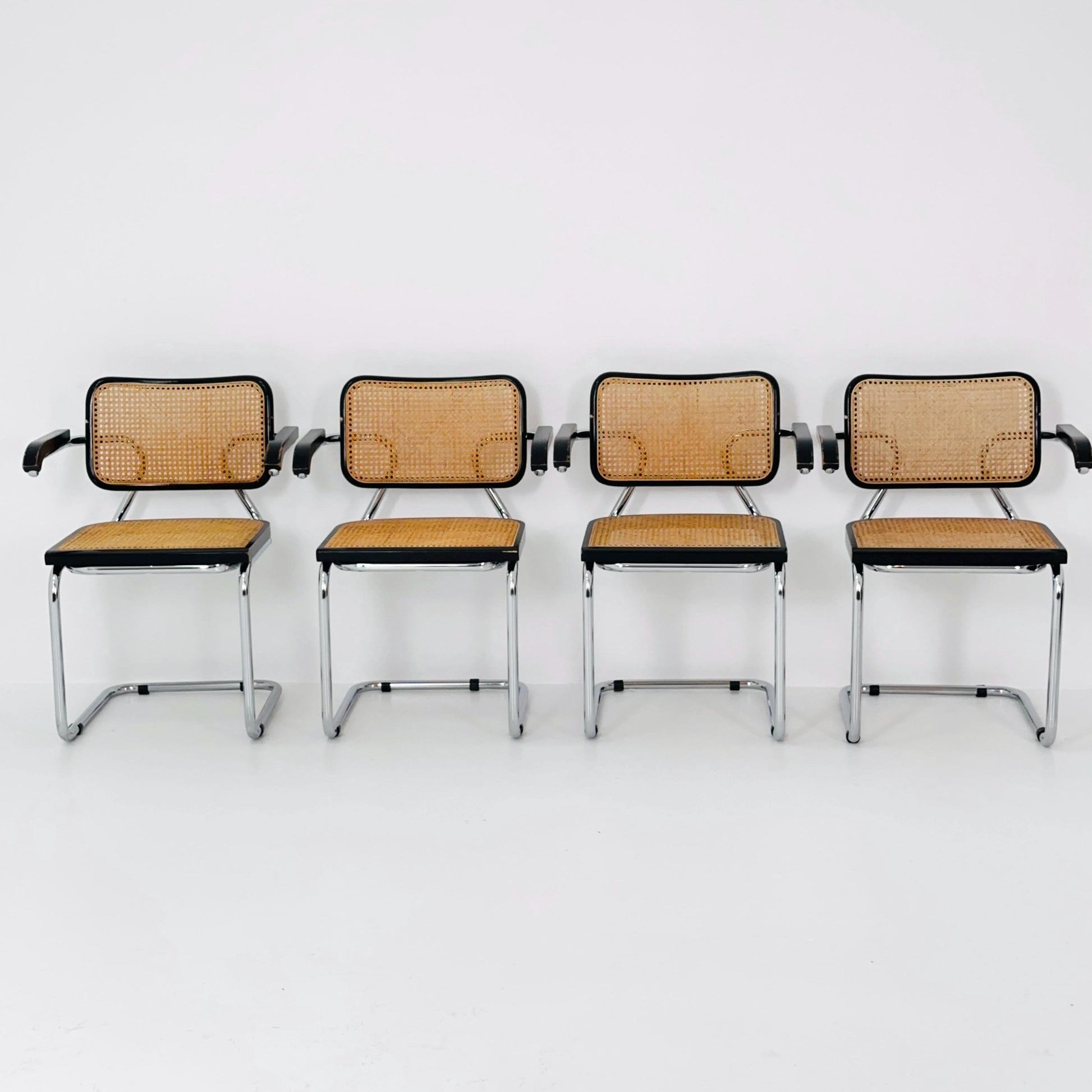 Set of 4 Mid Century s64 Cantilever Cesca Chair by Marcel Breuer / Bauhaus Design / 1980s Italy