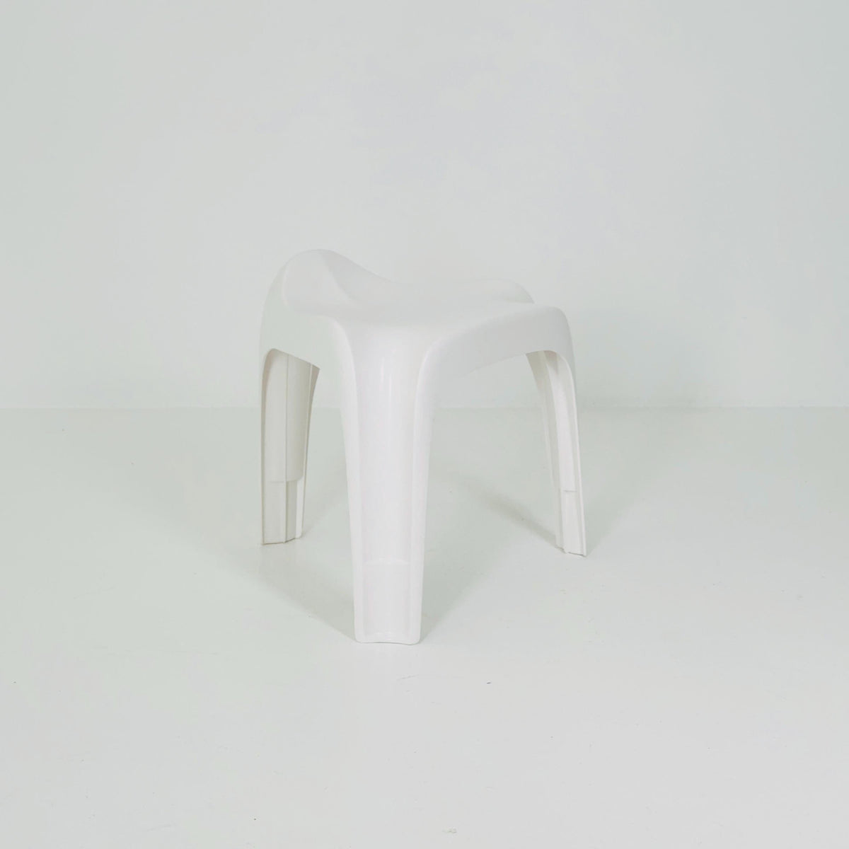 1 of 150 Mid century space age white Taboret stool by Alexander Begge for Casala 1970s Germany
