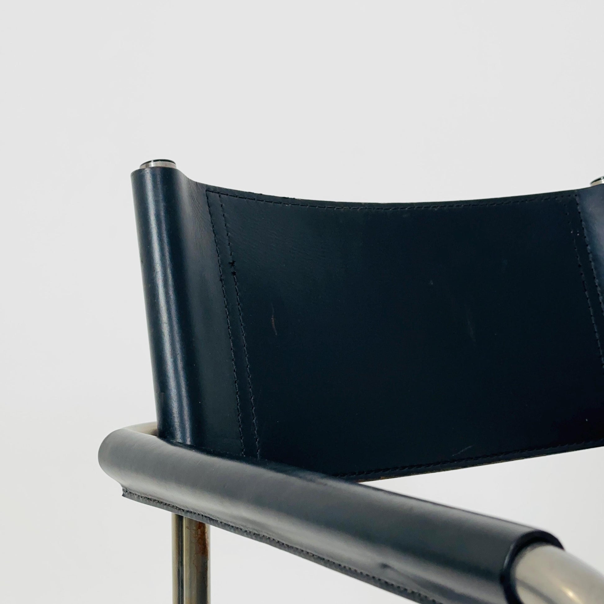 Mid century Bauhaus B34 black leather cantilevered chair by Mart Stam for Jox Interni italy 1980s