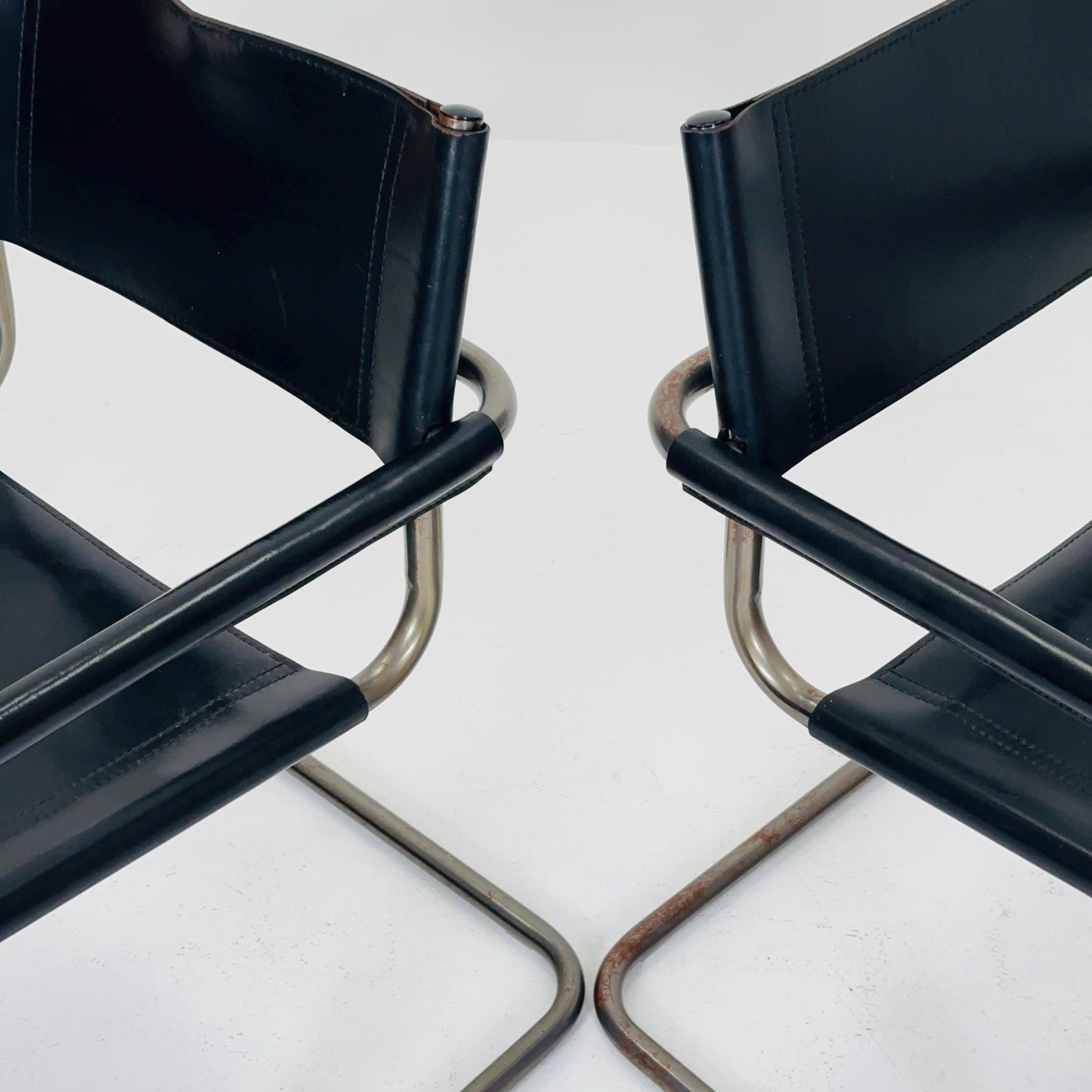 Set of 2 Mid century Bauhaus B34 black leather cantilevered chairs by Mart Stam for Jox Interni italy 1980s