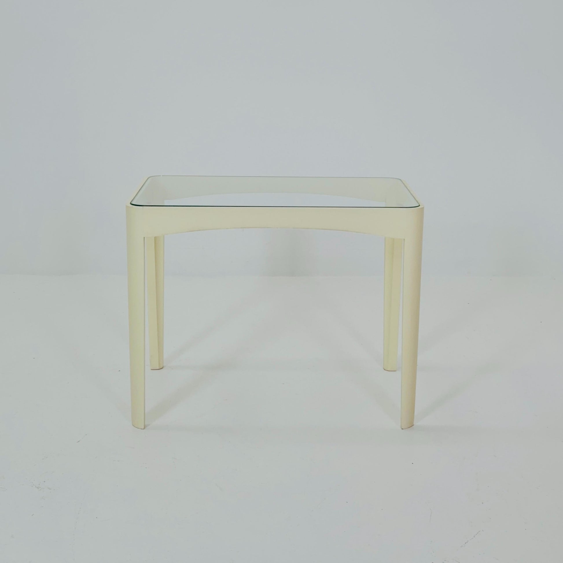 Mid century Space Age white side Table by Peter Ghyczy for Horn Germany , 1970s