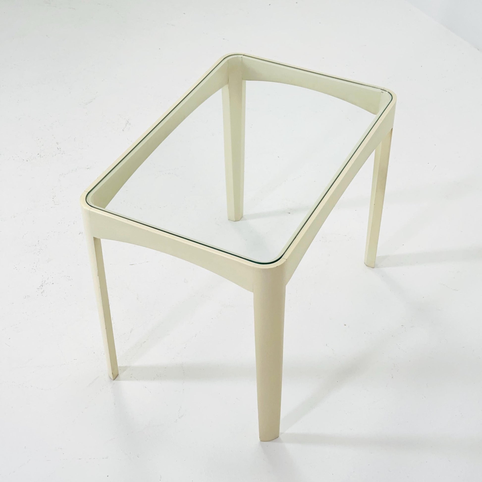 Mid century Space Age white side Table by Peter Ghyczy for Horn Germany , 1970s