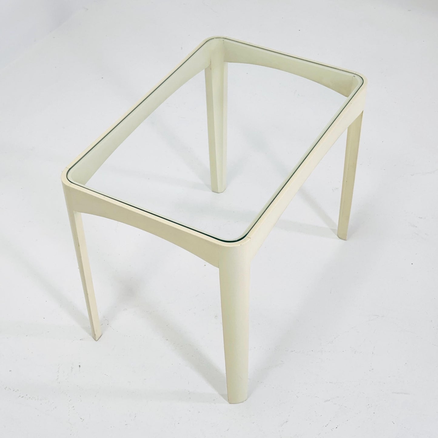 Mid century Space Age white side Table by Peter Ghyczy for Horn Germany , 1970s